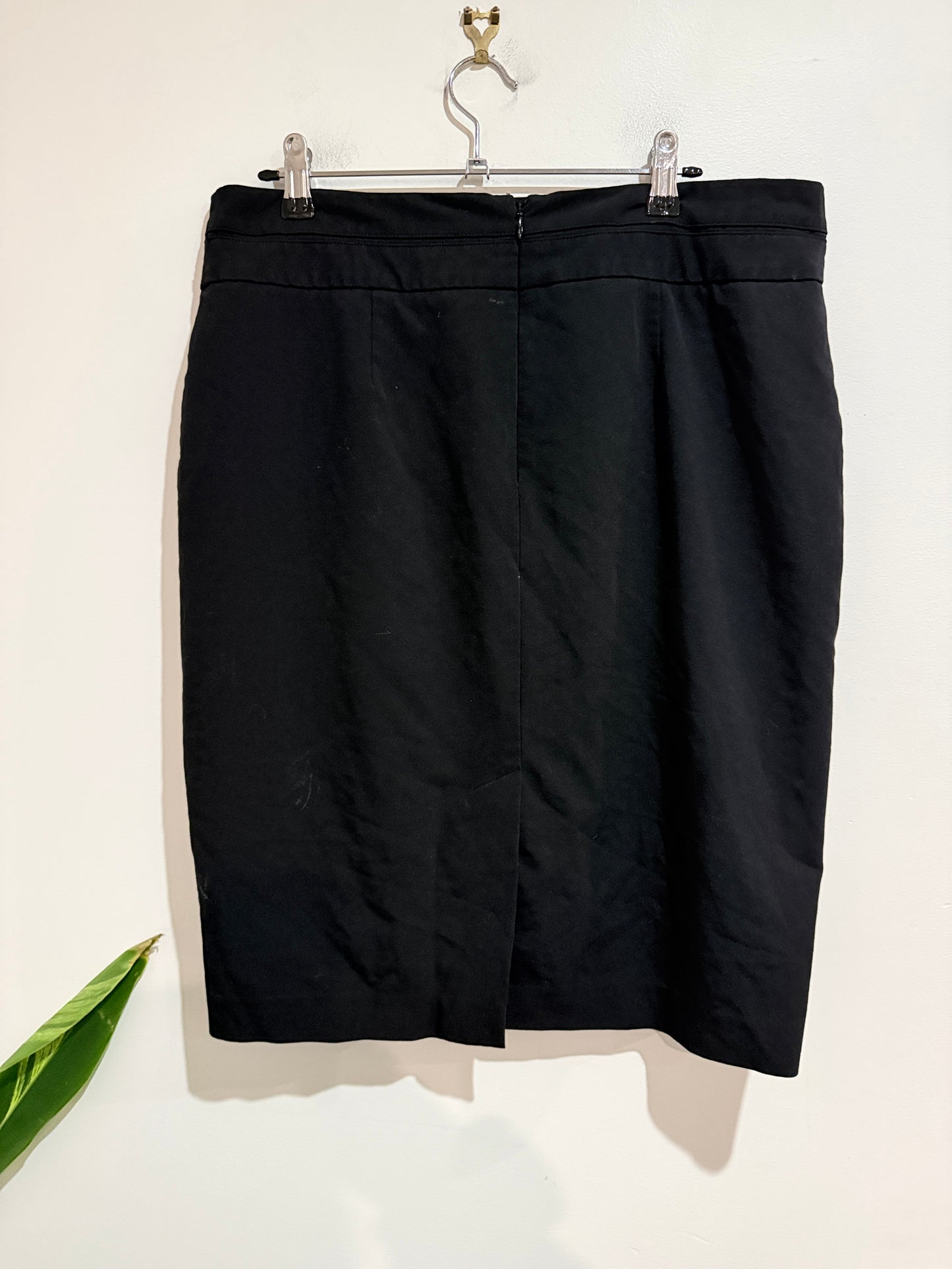 Oliver Black Knee-length Pencil Skirt Size 14