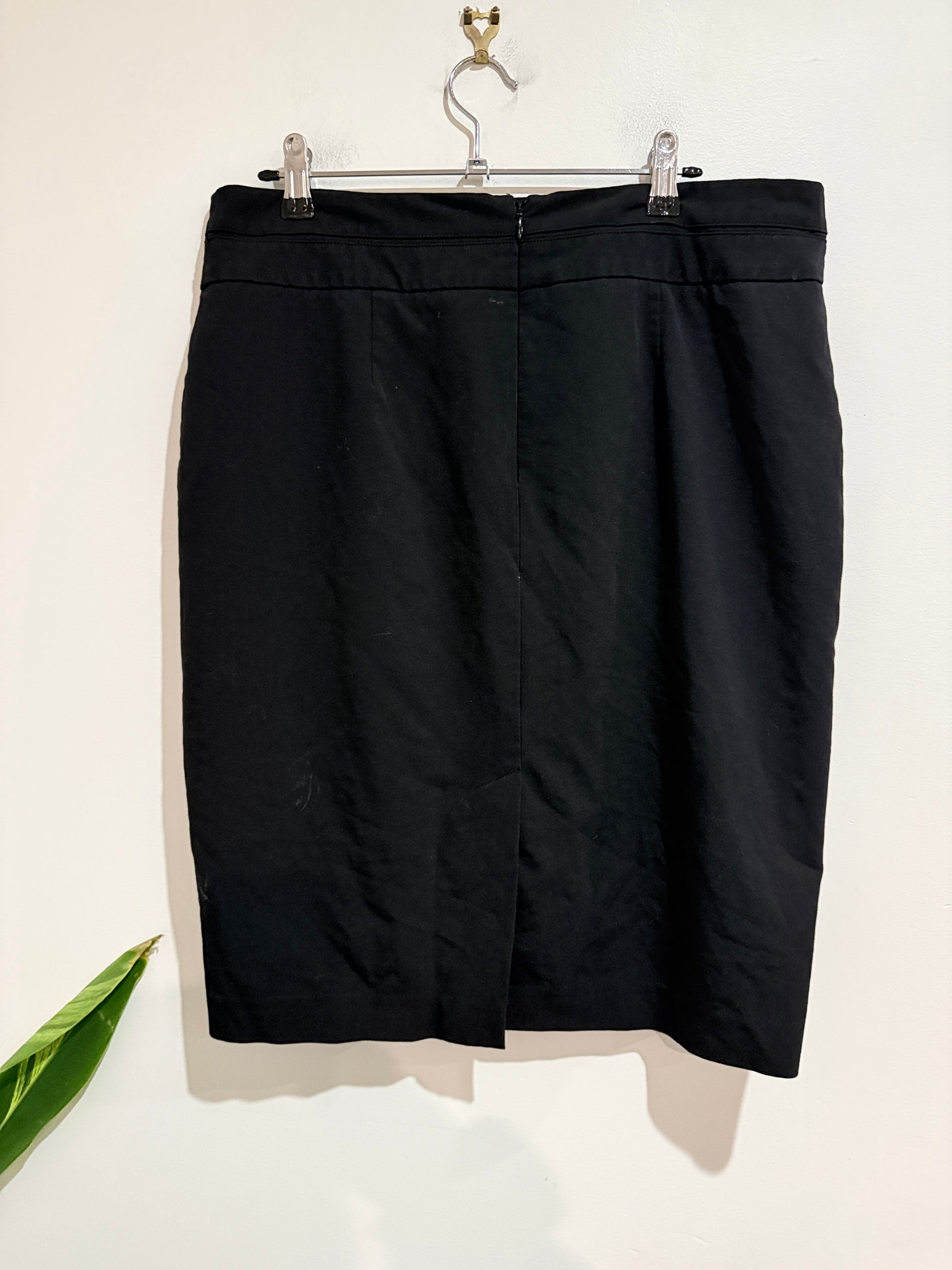 Oliver Black Knee-length Pencil Skirt Size 14