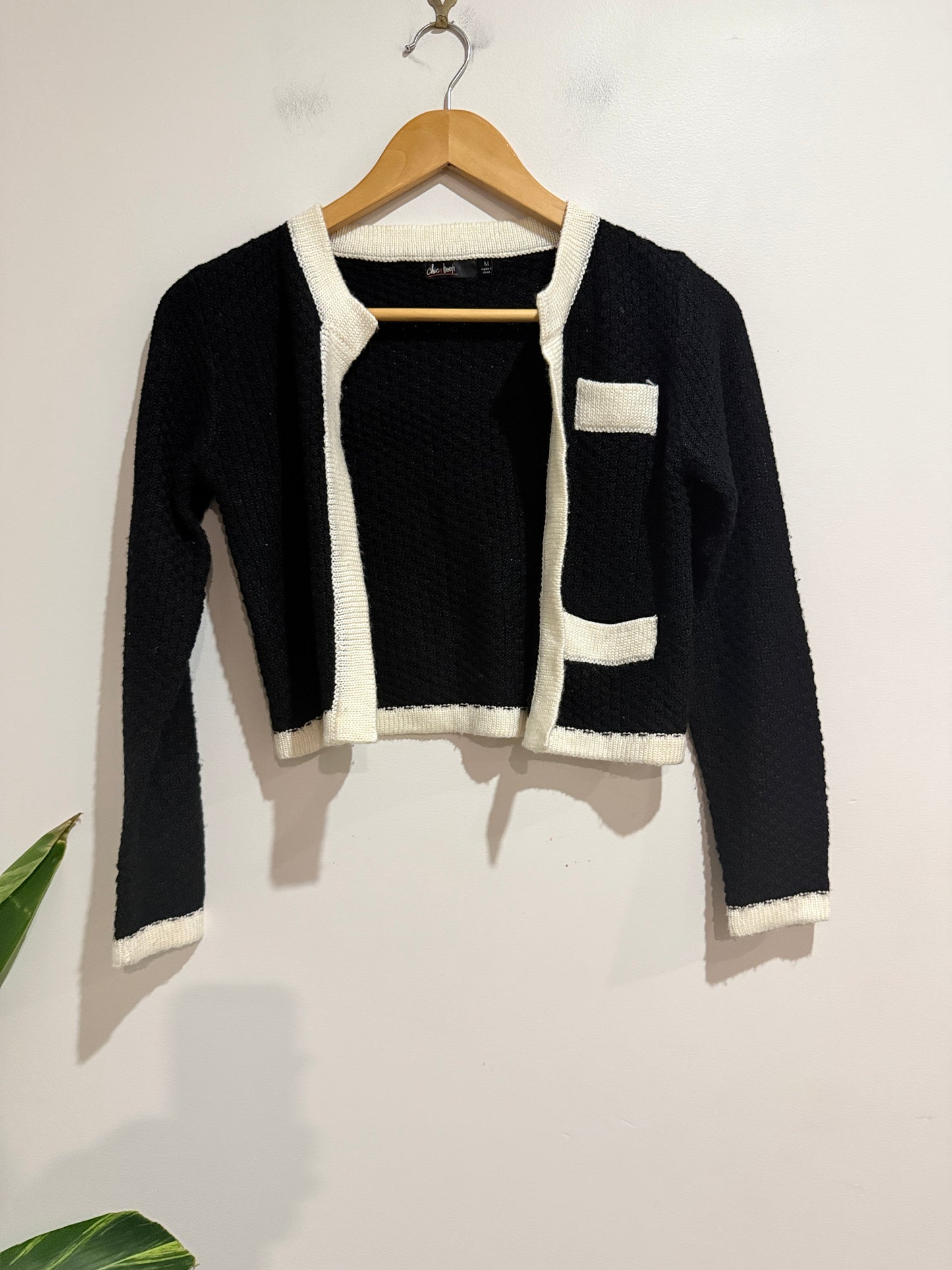 Chic A Booti Cropped Open-front Cardigan Size M
