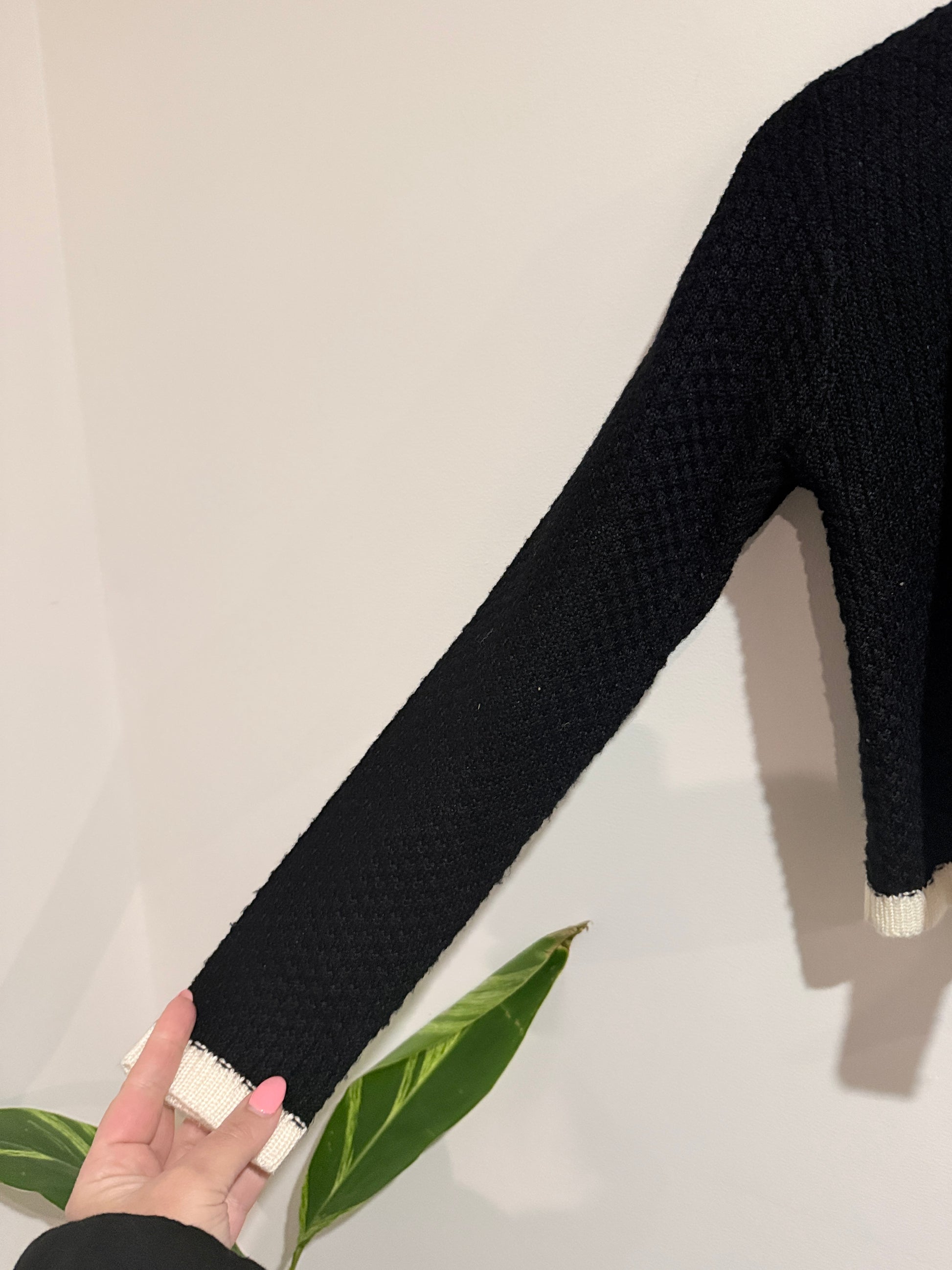 Chic A Booti Cropped Open-front Cardigan Size M
