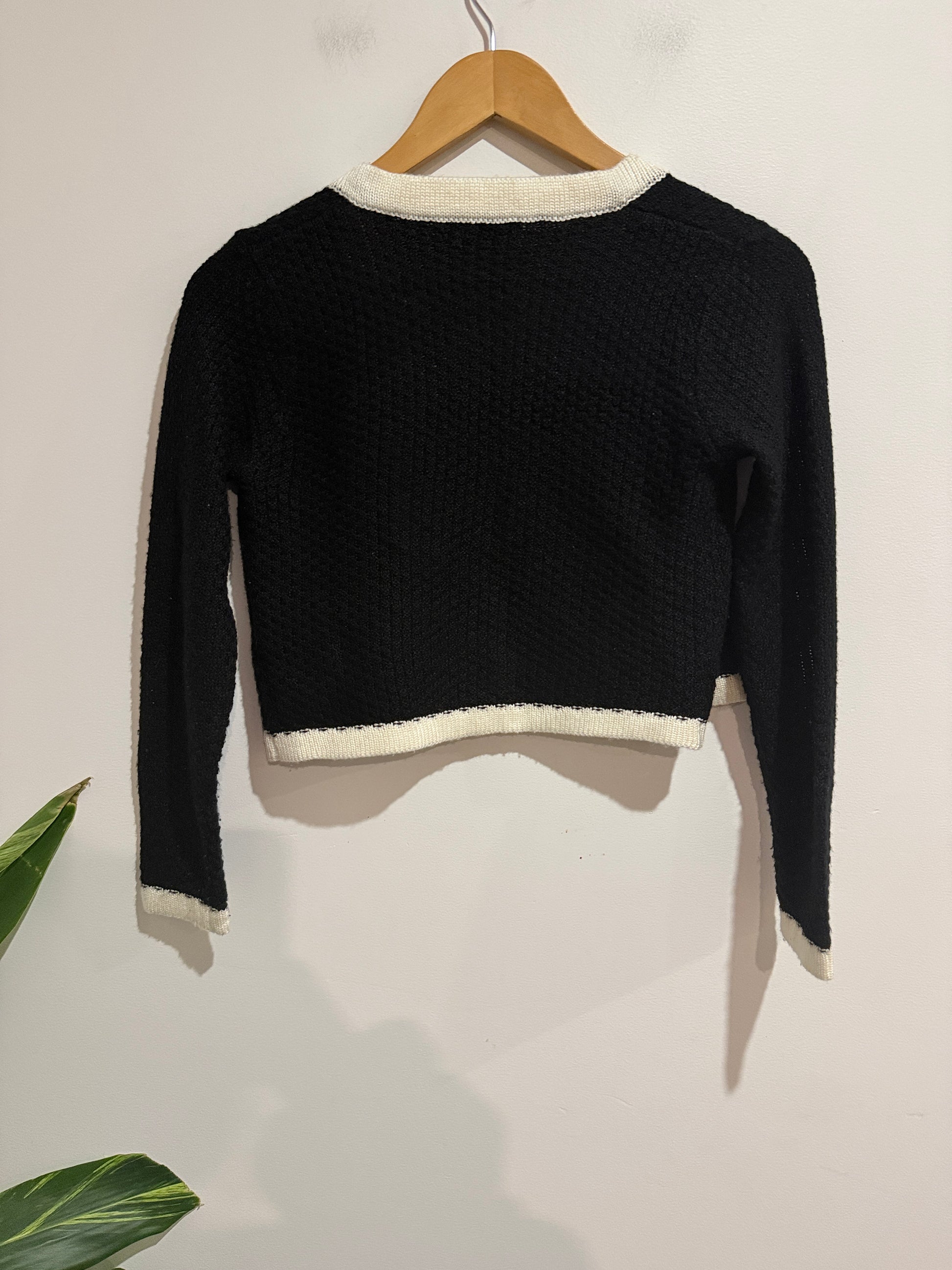 Chic A Booti Cropped Open-front Cardigan Size M