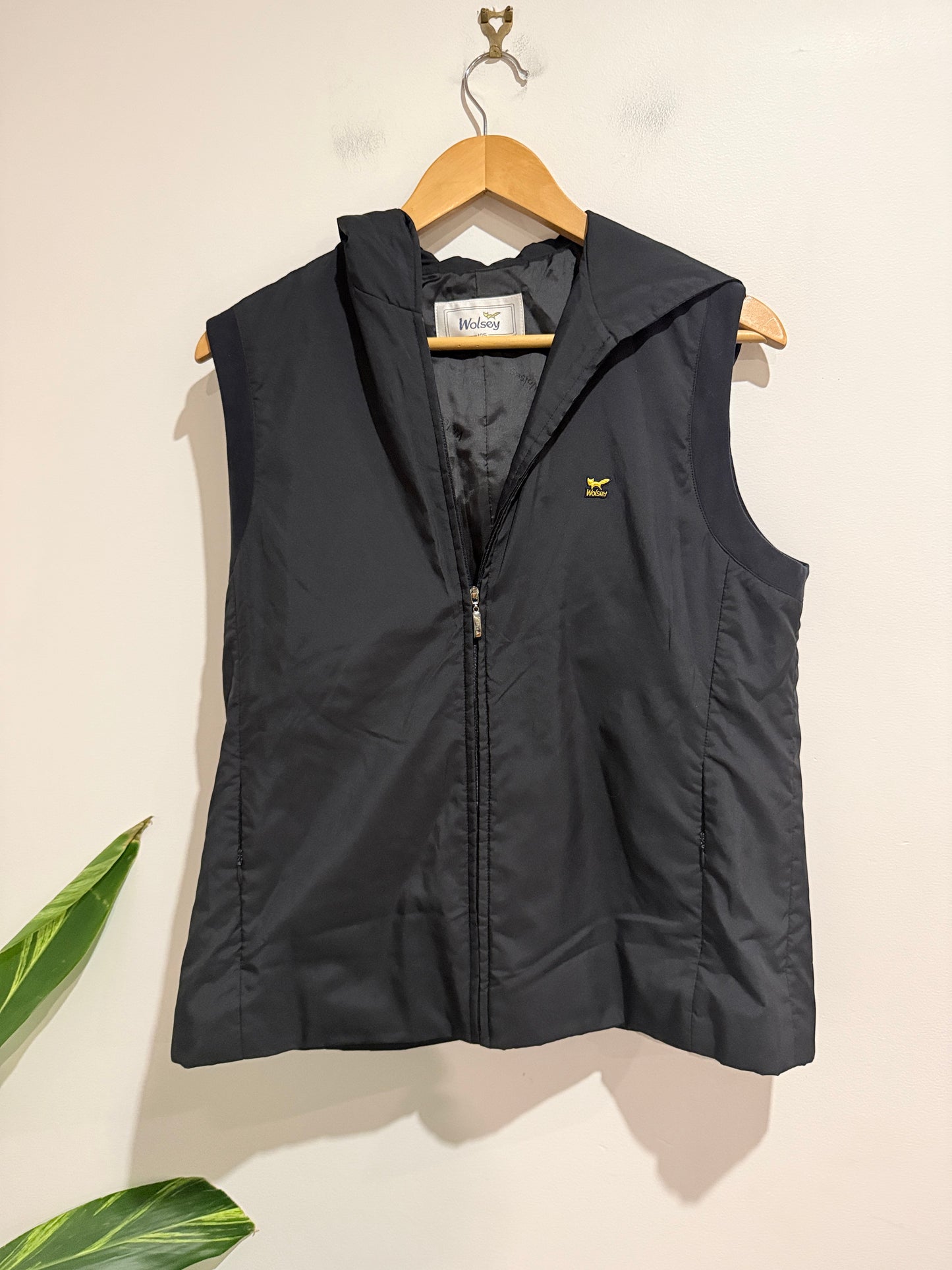 Wolsey Nylon Hooded Vest Size 175/92A | U/Arm to U/Arm 53cm