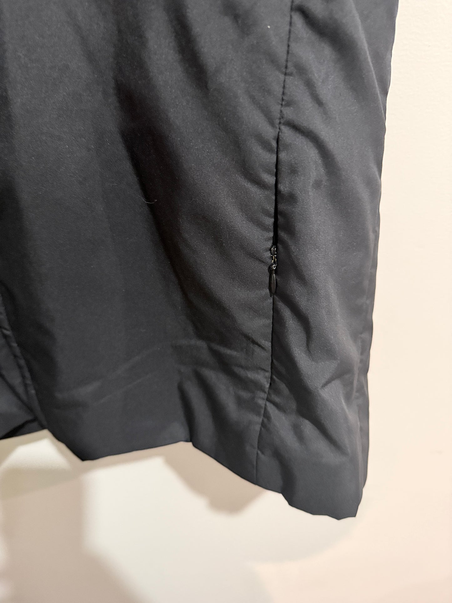 Wolsey Nylon Hooded Vest Size 175/92A | U/Arm to U/Arm 53cm