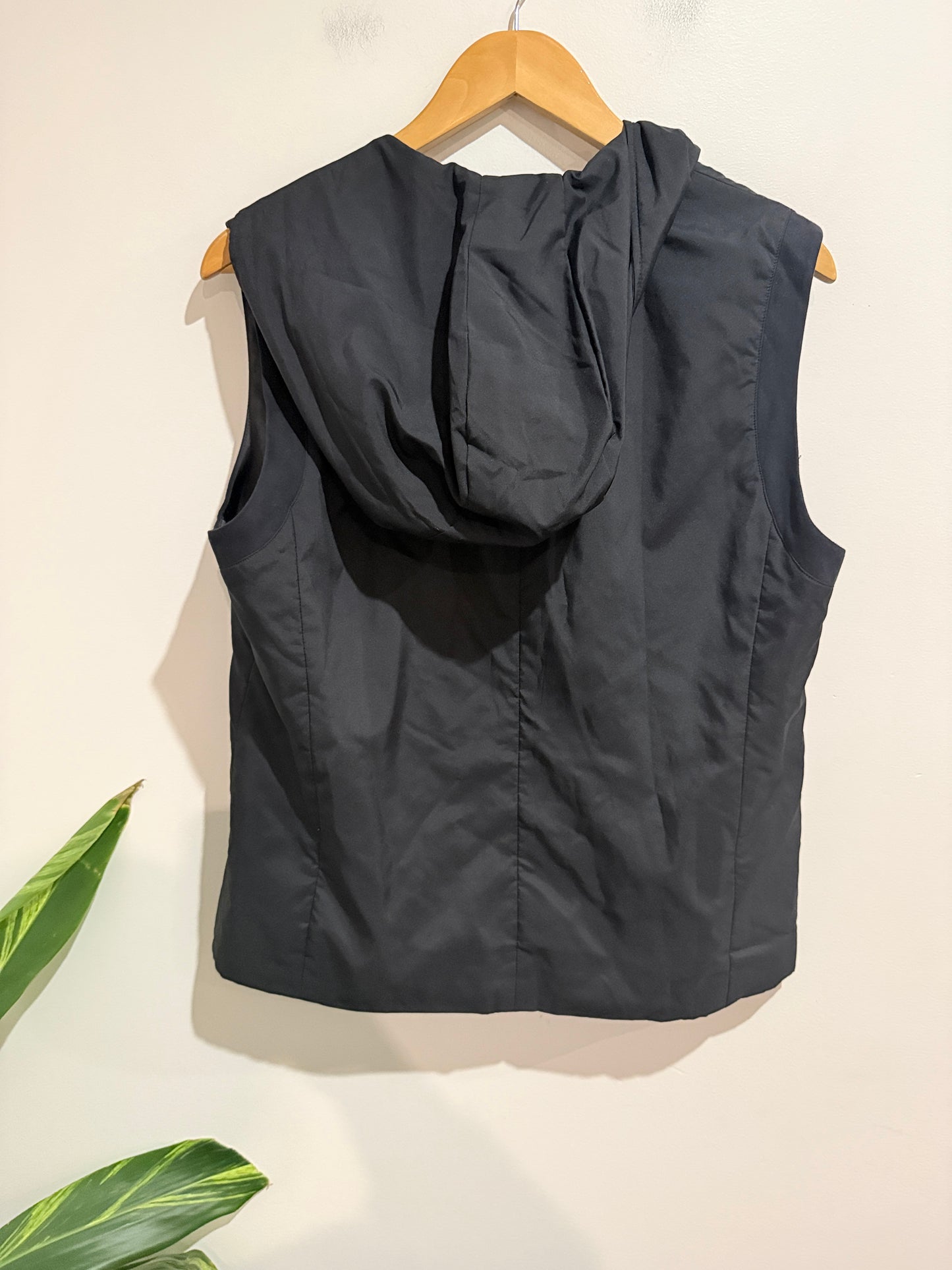Wolsey Nylon Hooded Vest Size 175/92A | U/Arm to U/Arm 53cm