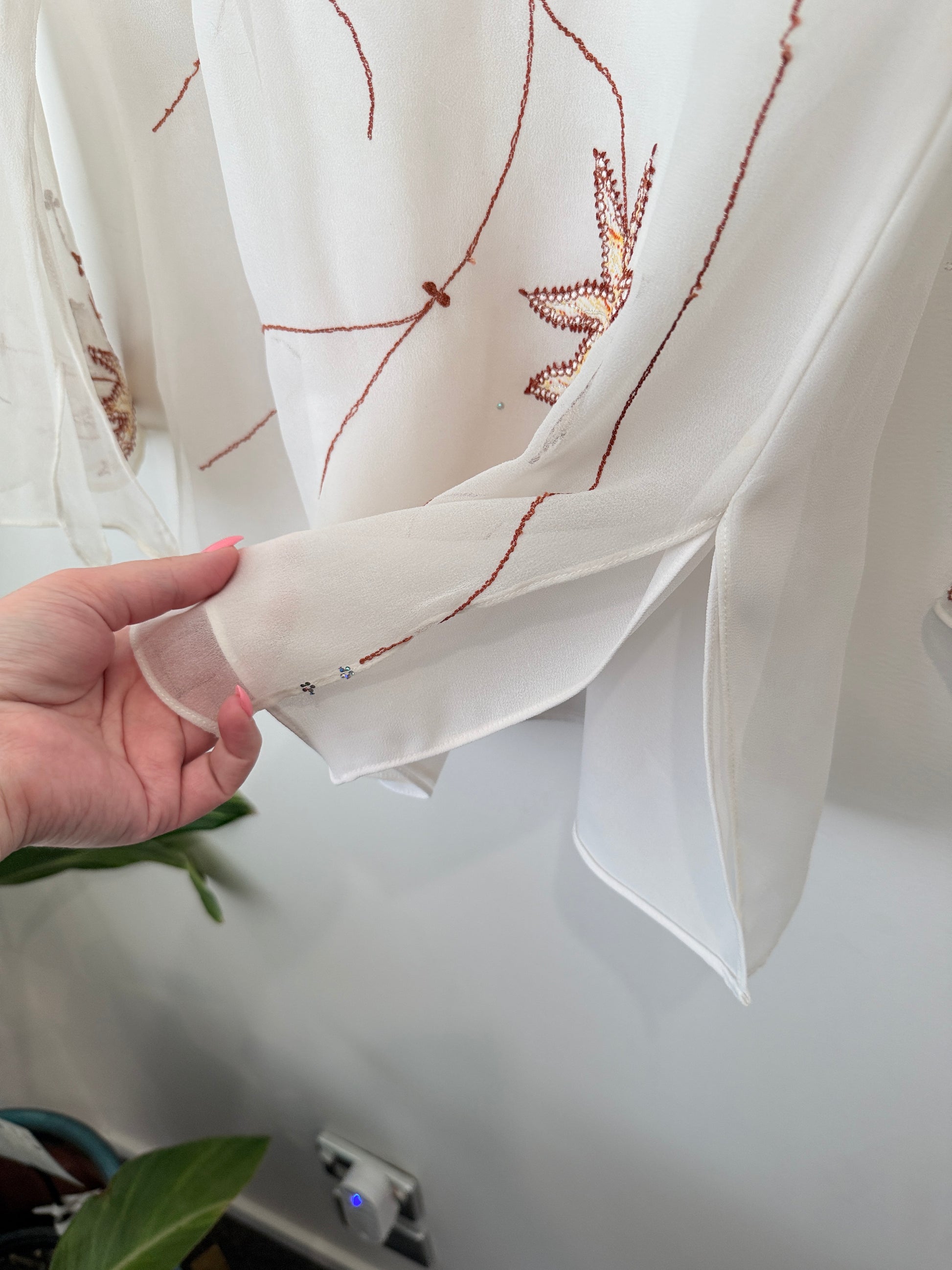Brand Unknown Sheer Embroidered Shirt Size S | U/Arm to U/Arm 49cm