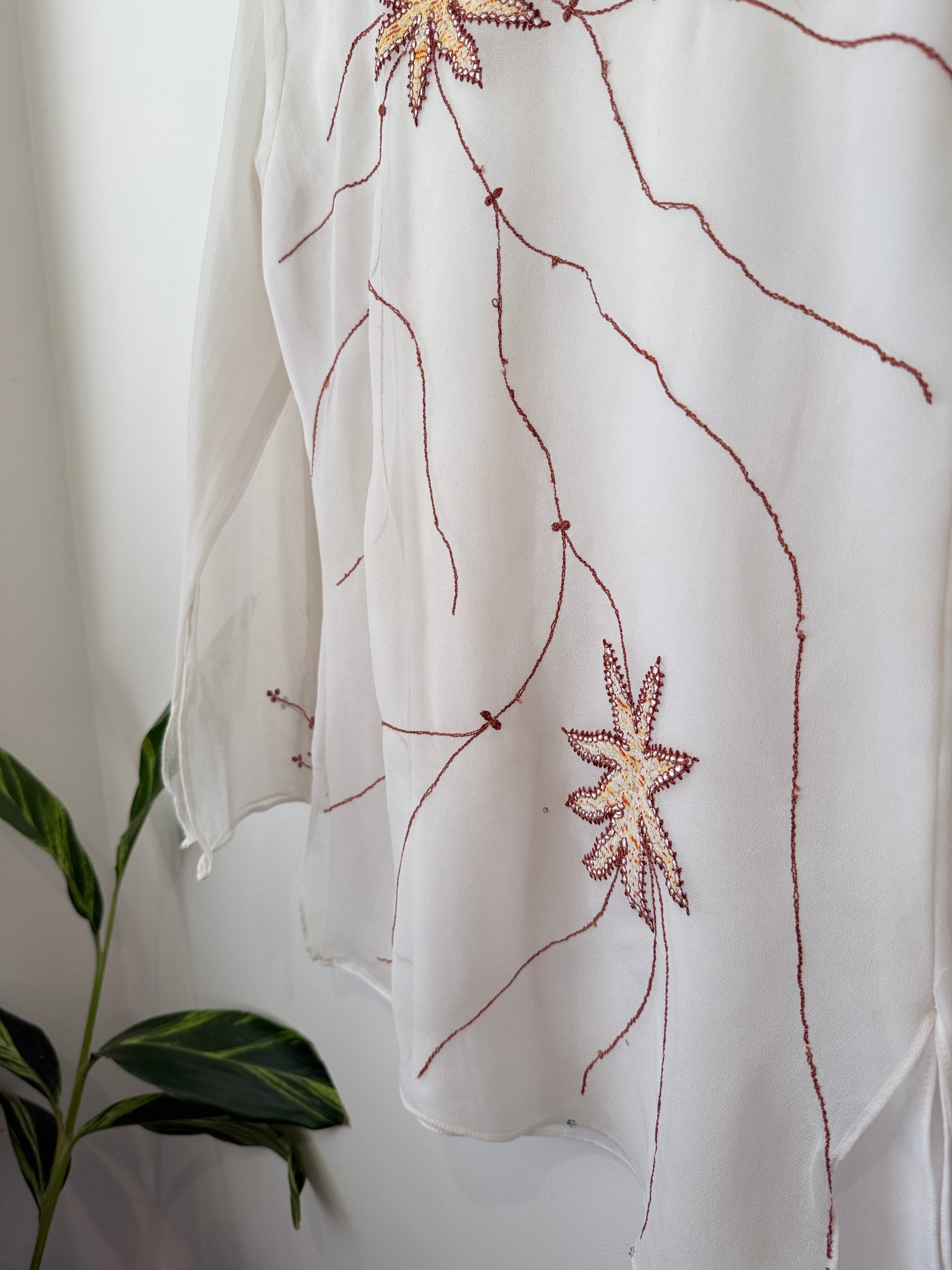 Brand Unknown Sheer Embroidered Shirt Size S | U/Arm to U/Arm 49cm