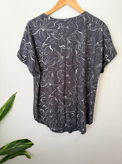 H & H Short-sleeve Crew Neck Tee Size 16