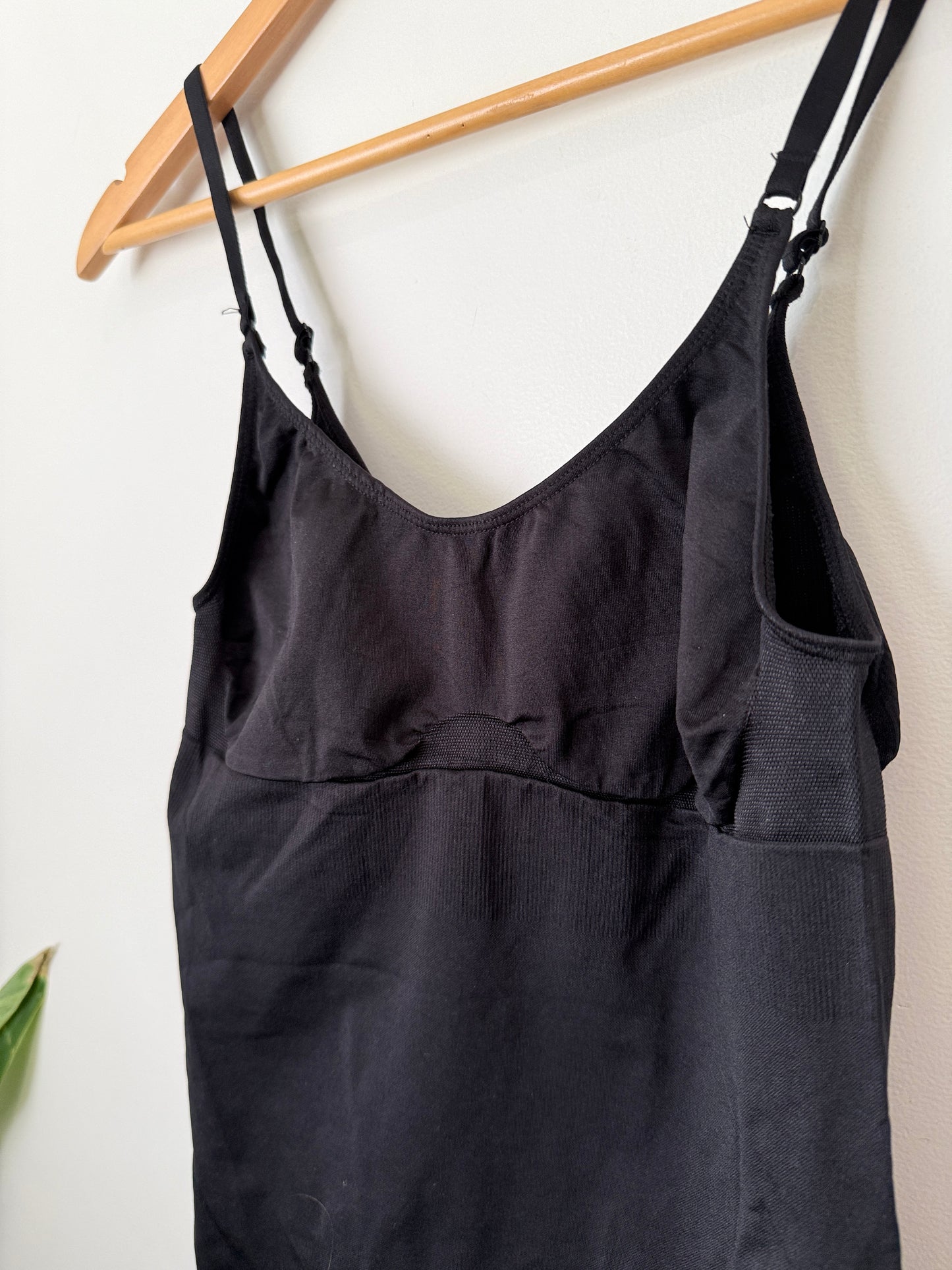 Maternity Camisole Size 16 | U/Arm to U/Arm 35cm