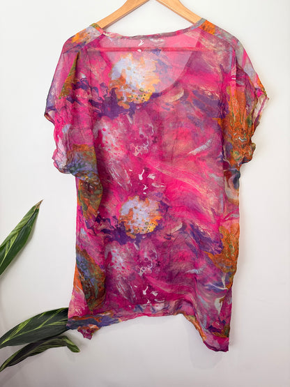 Brand Unknown Sheer V-neck Top Size U/Arm to U/Arm 62cm