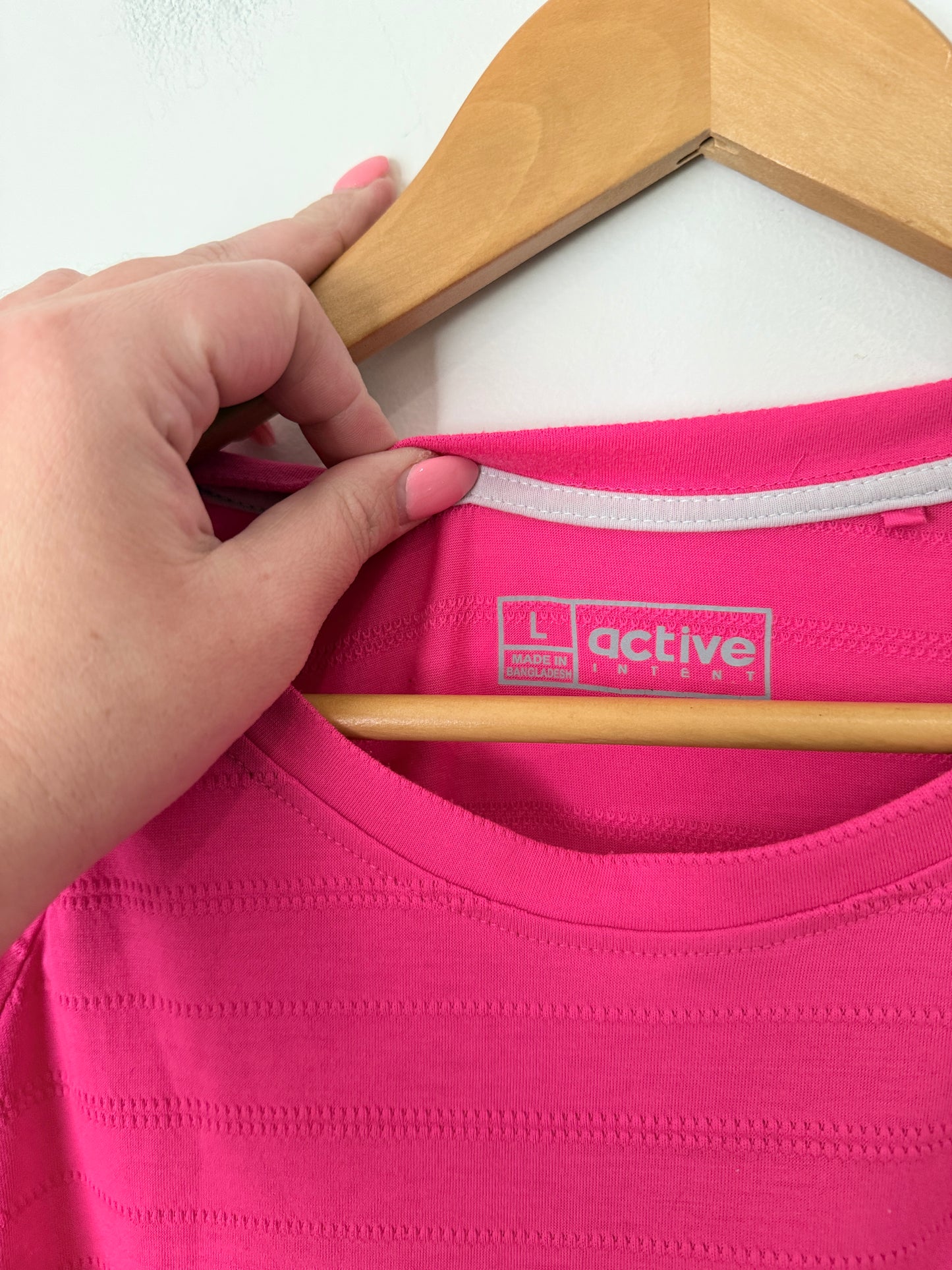 Active Intent Athletic T-shirt Size L