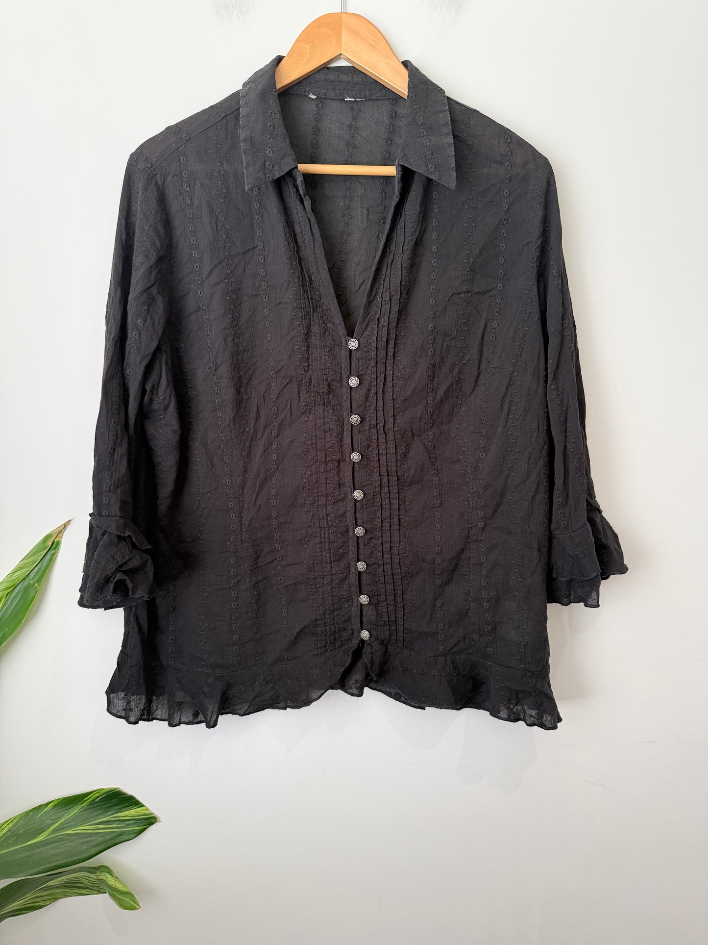 Per Una Long-sleeve Ruffled Cuffs Shirt Size 18
