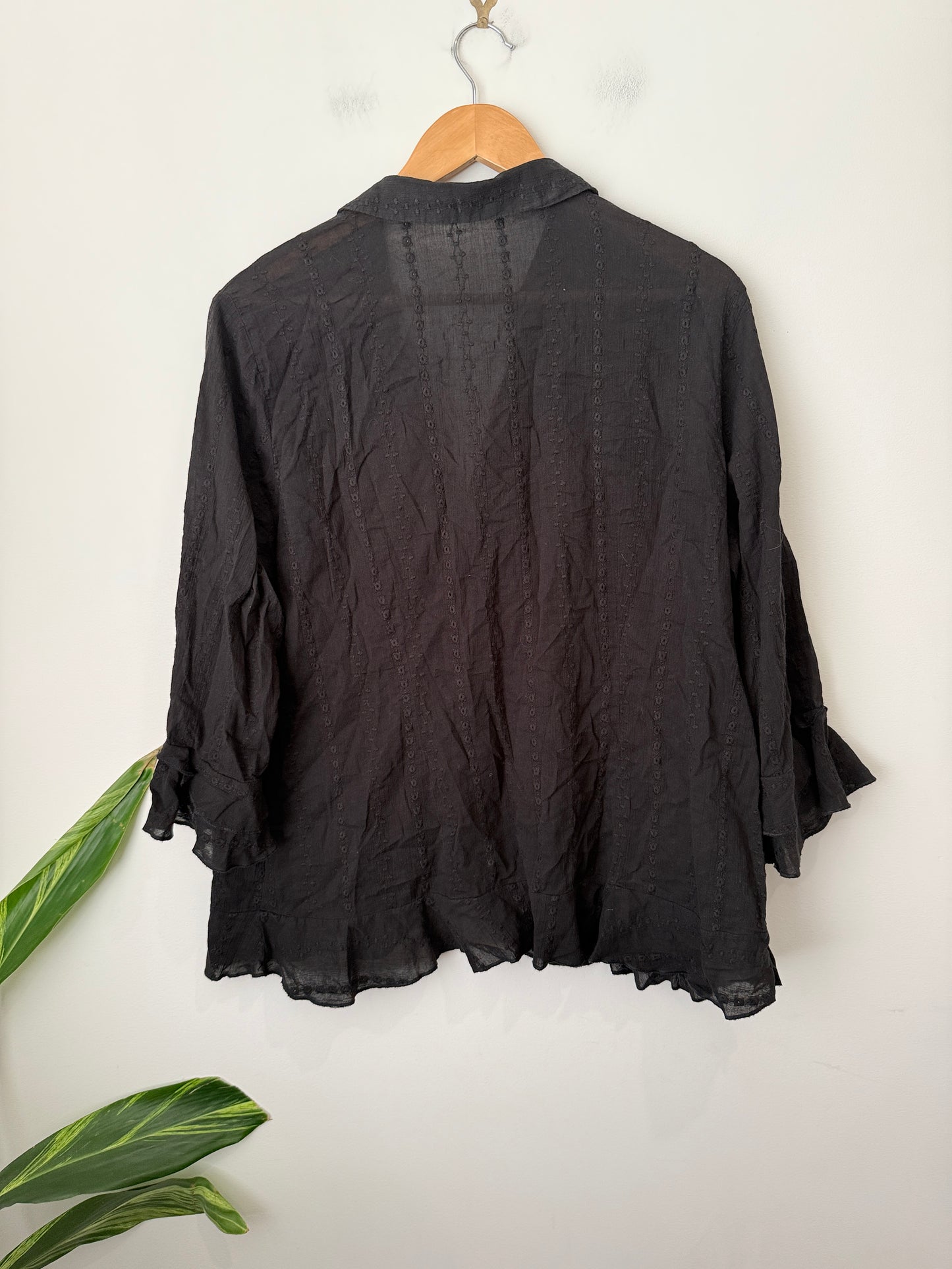 Per Una Long-sleeve Ruffled Cuffs Shirt Size 18