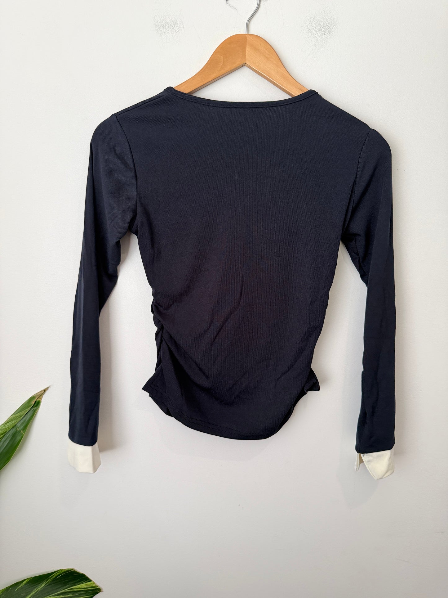 Brand Unknown Long-sleeve Top Size U/Arm to U/Arm 39cm