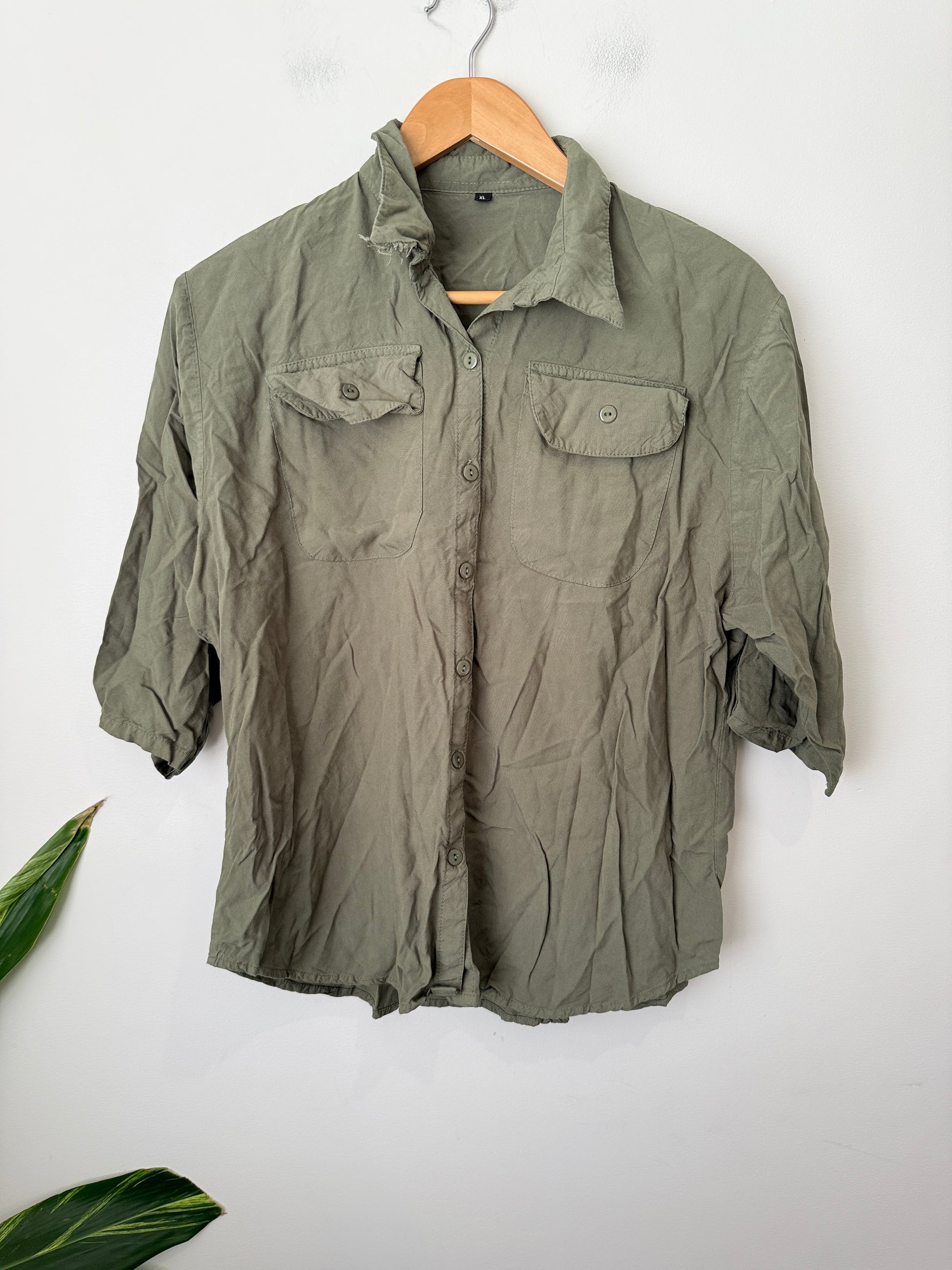 Brand Unknown Button-down Shirt Size U/Arm to U/Arm 58cm