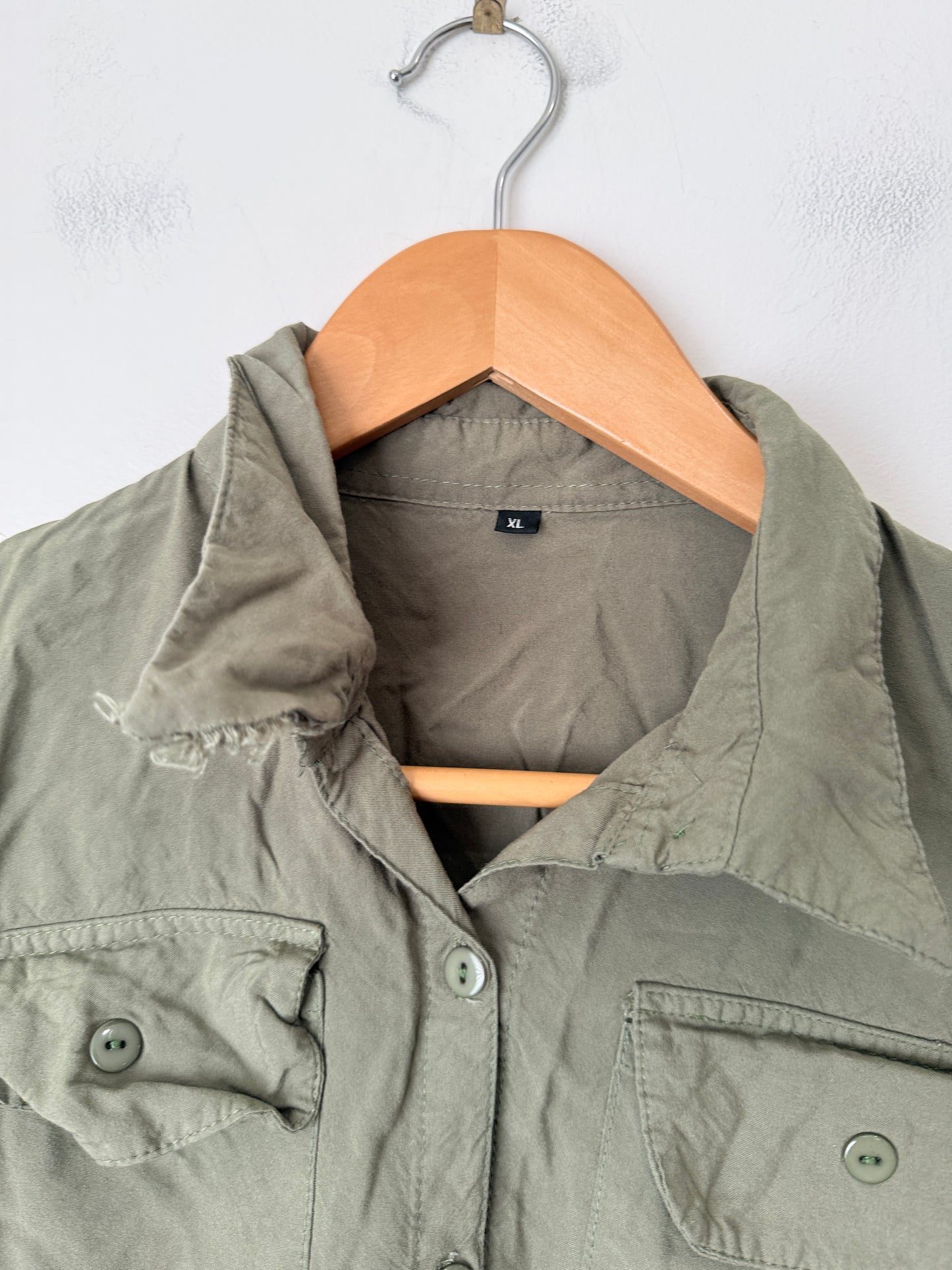 Brand Unknown Button-down Shirt Size U/Arm to U/Arm 58cm