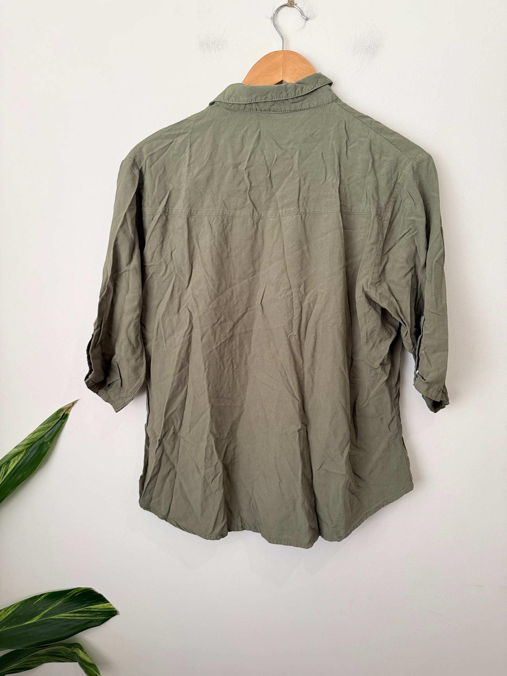 Brand Unknown Button-down Shirt Size U/Arm to U/Arm 58cm