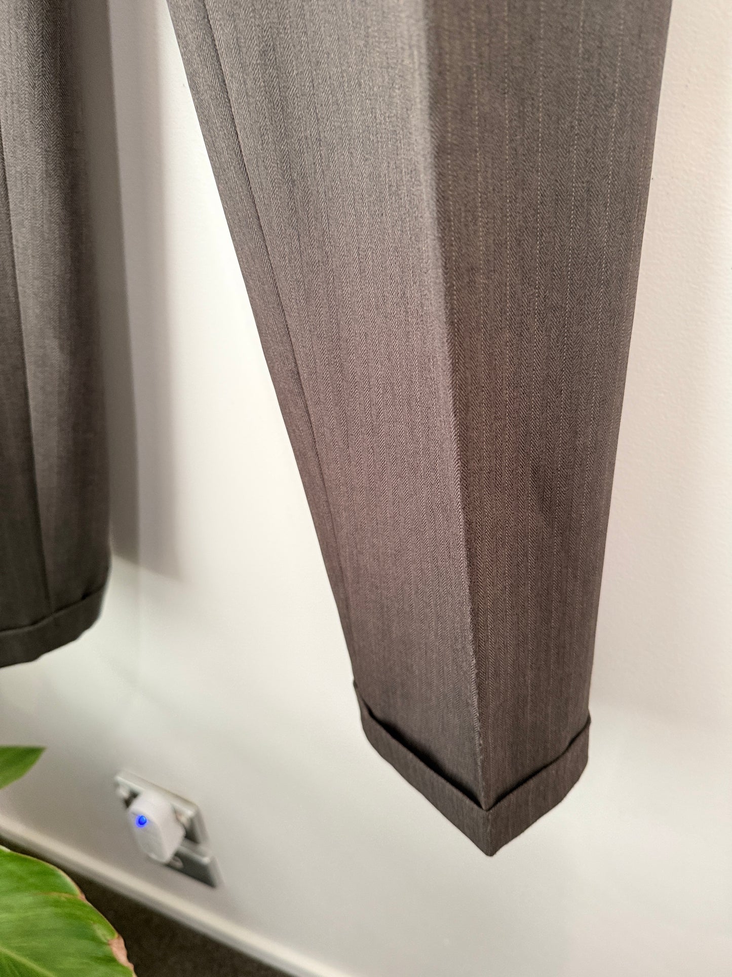 Sinedulio Pleated Dress Trousers Size 66 | Waist 80cm