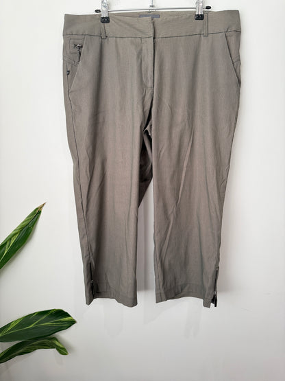 Urban Stretch Capri Pants Size 14