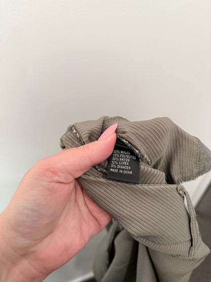 Urban Stretch Capri Pants Size 14