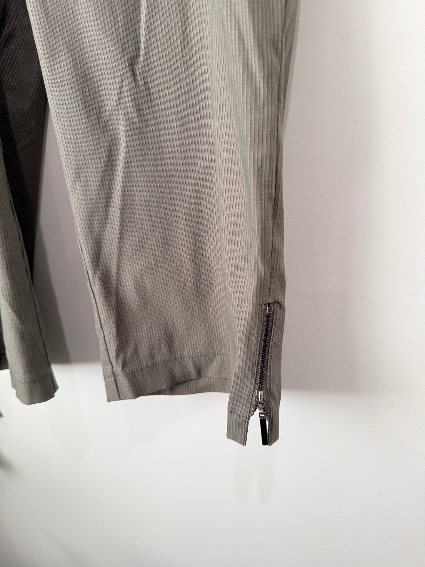 Urban Stretch Capri Pants Size 14