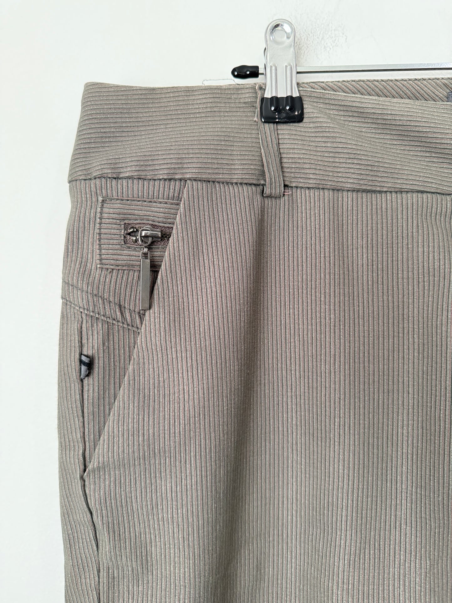 Urban Stretch Capri Pants Size 14