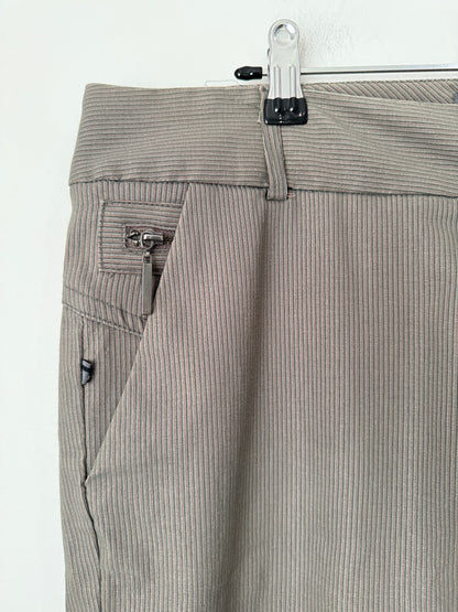 Urban Stretch Capri Pants Size 14