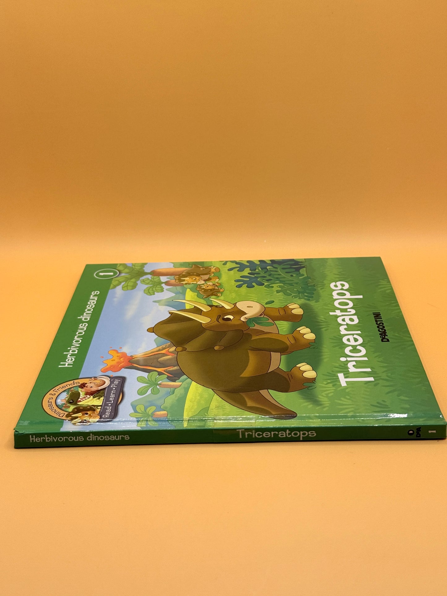 Triceratops – Herbivorous Dinosaurs by Various Contributors