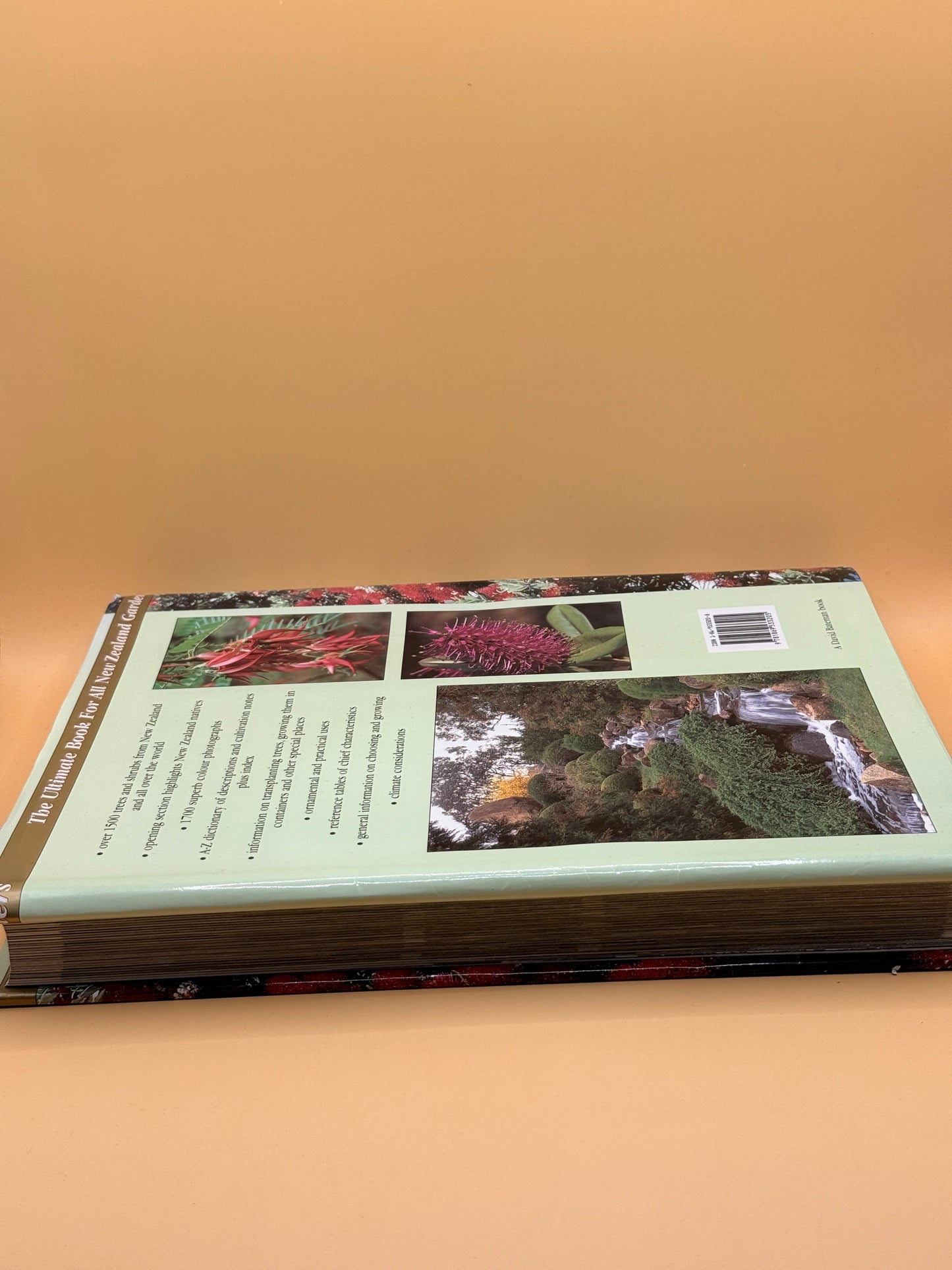 The Ultimate Book of Trees and Shrubs for New Zealand