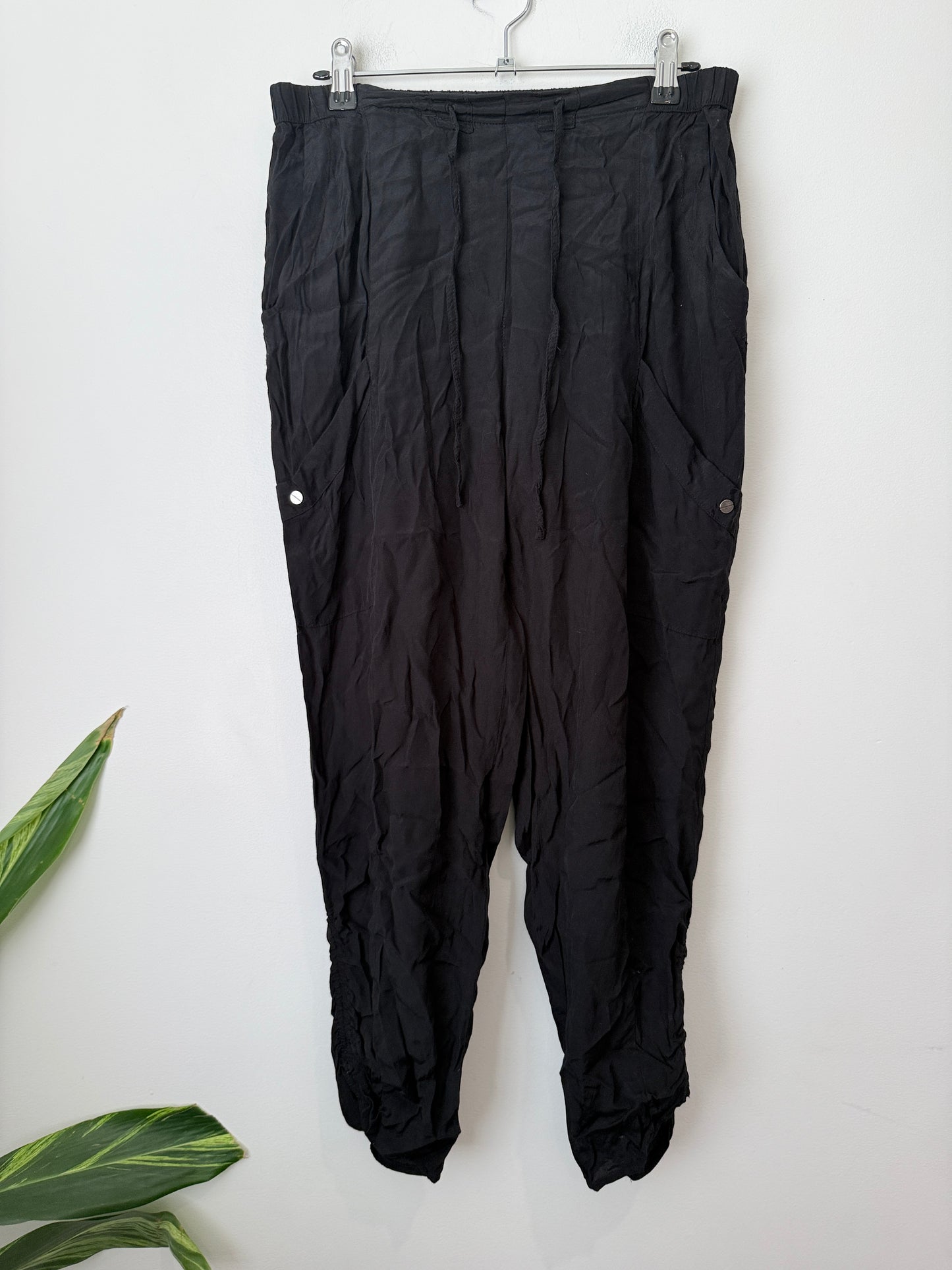 Max Cargo Trousers Size 8 — New