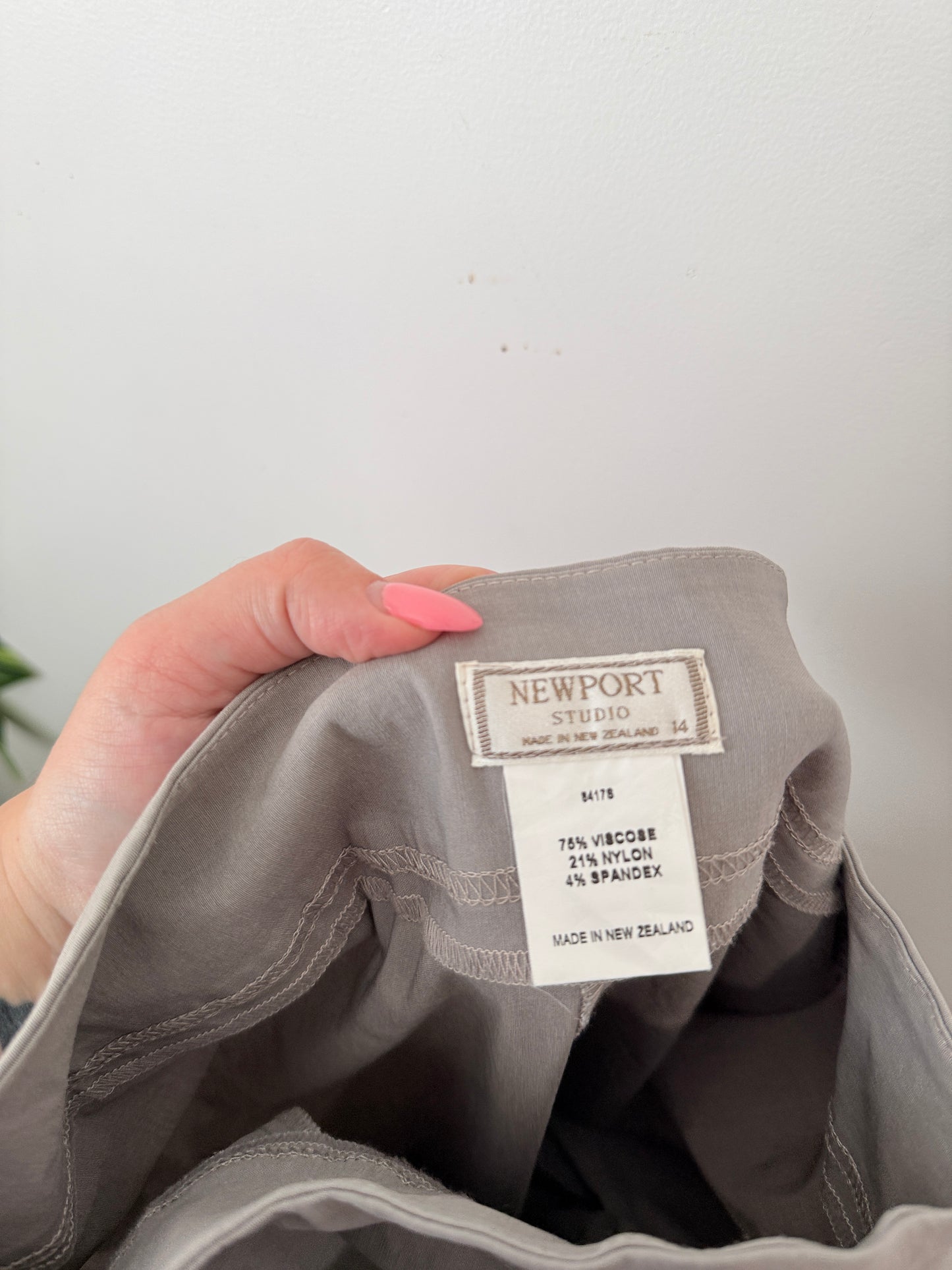 Newport (NZ Made) Capri Pants Size 14
