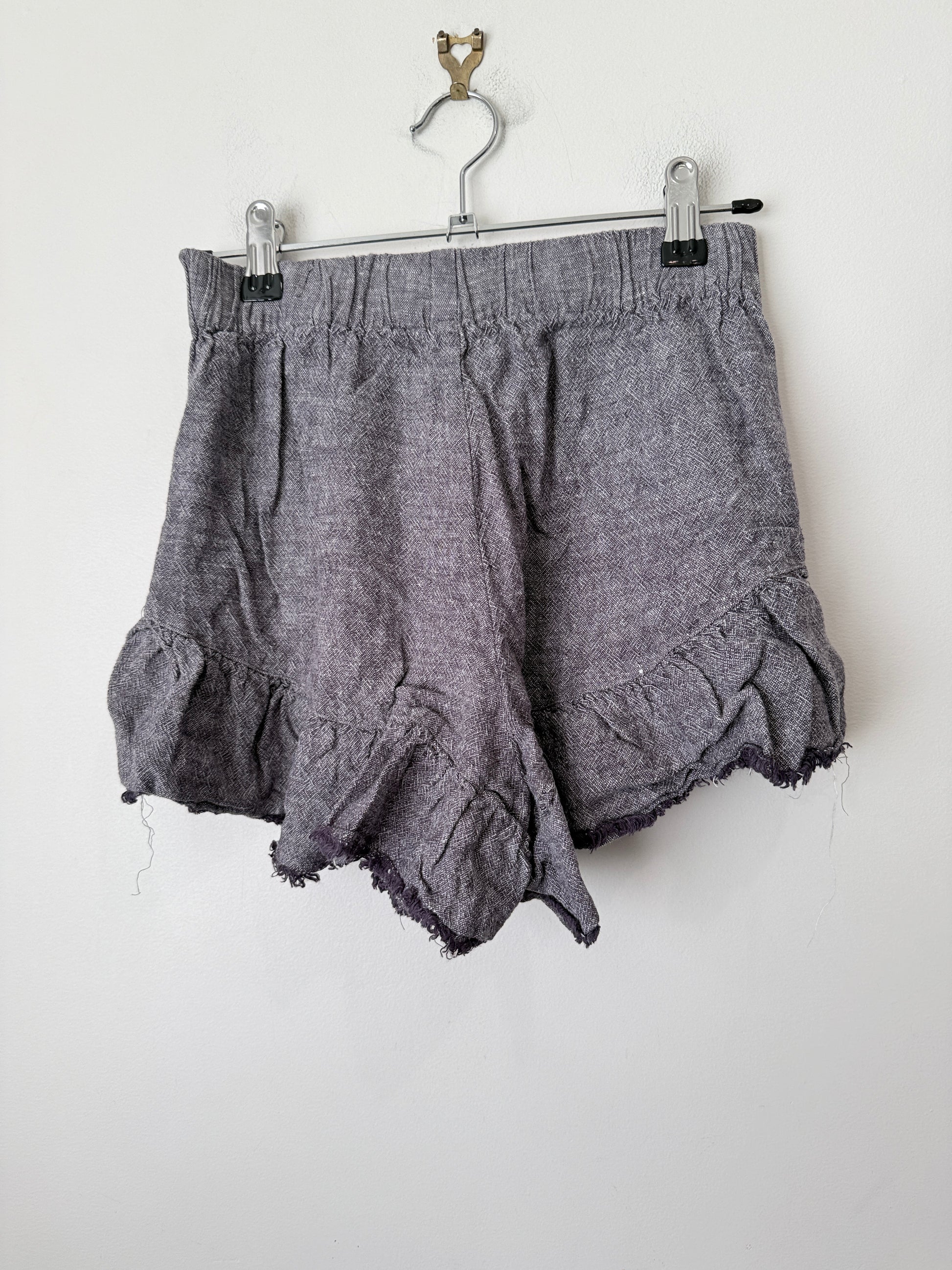 Glassons Textured Ruffle Shorts Size 6