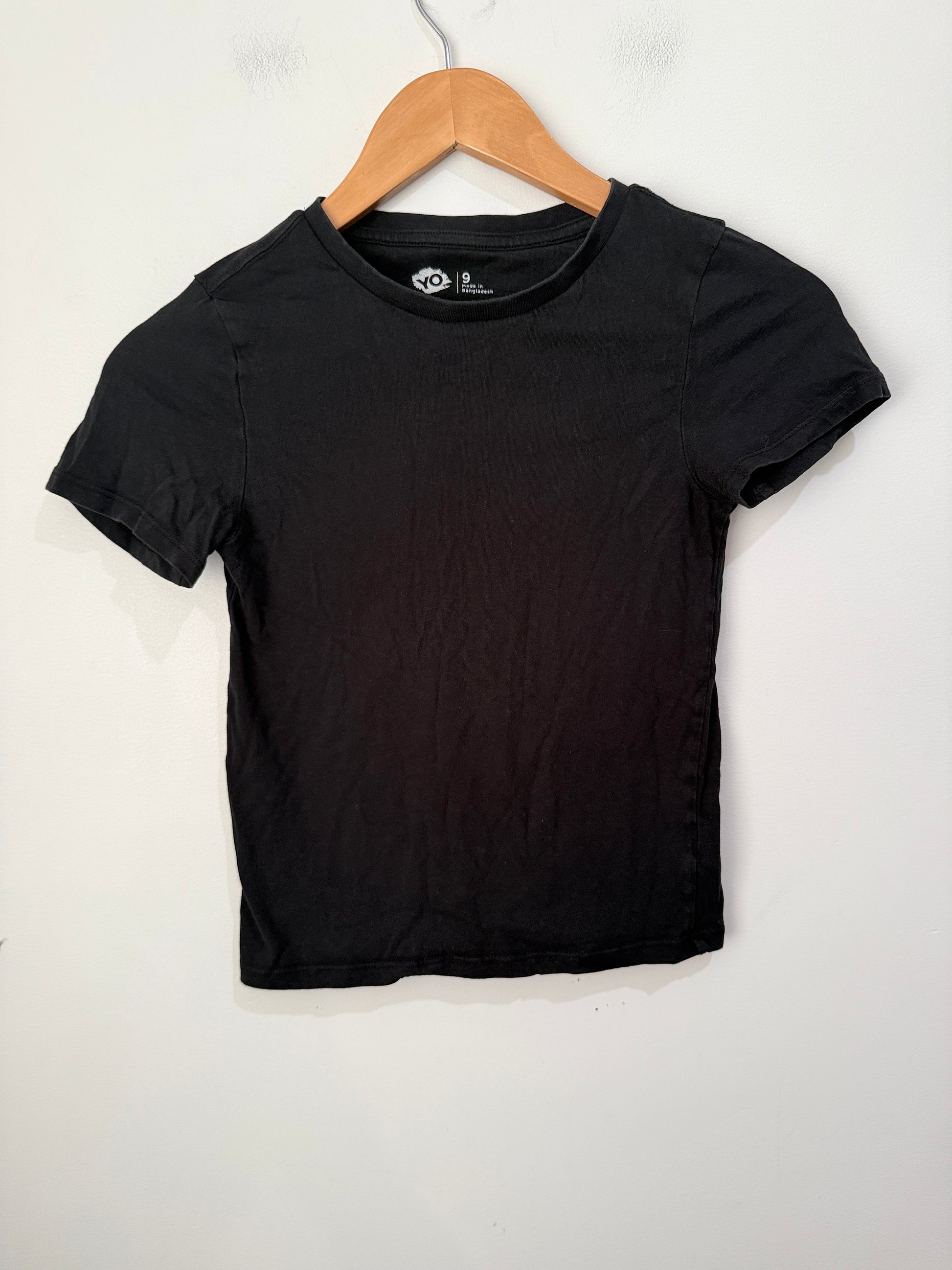 YO Basic T-shirt Size 9