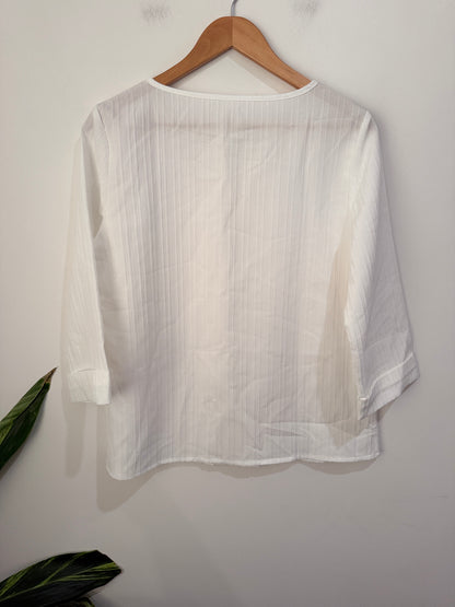 Brand Unknown 3/4 Sleeve Shirt Size L | U/Arm to U/Arm 53cm