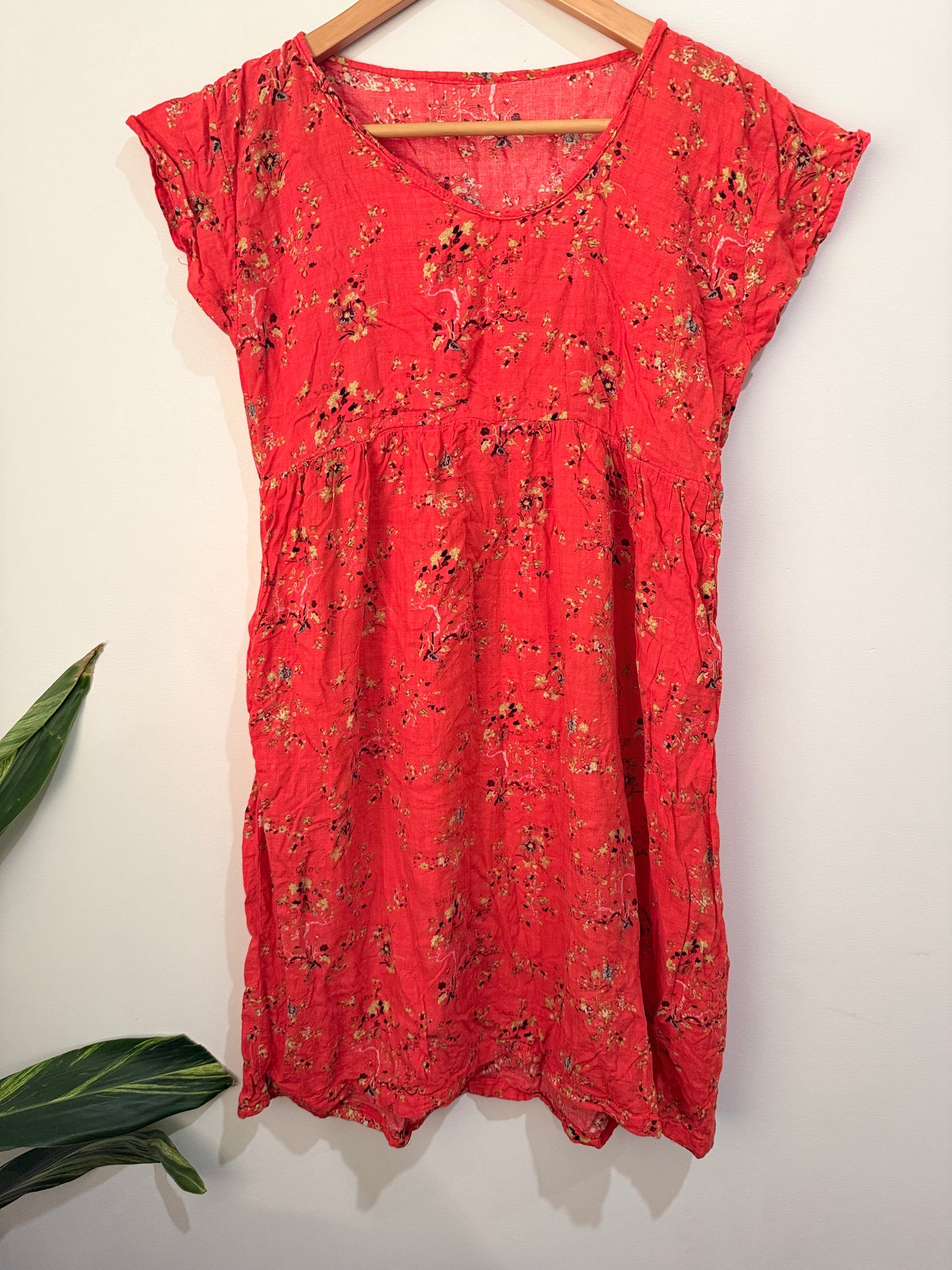 Floral Dress Size U/Arm to U/Arm 44cm