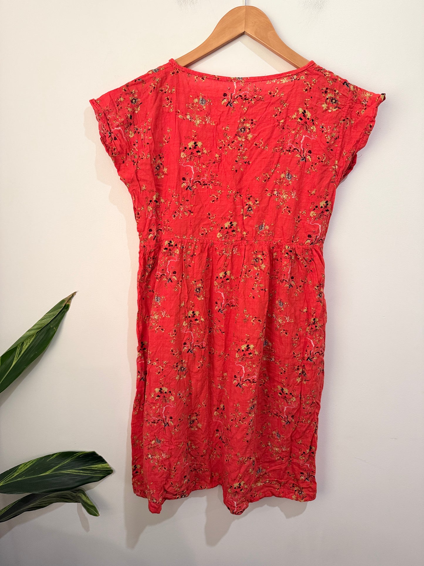 Floral Dress Size U/Arm to U/Arm 44cm