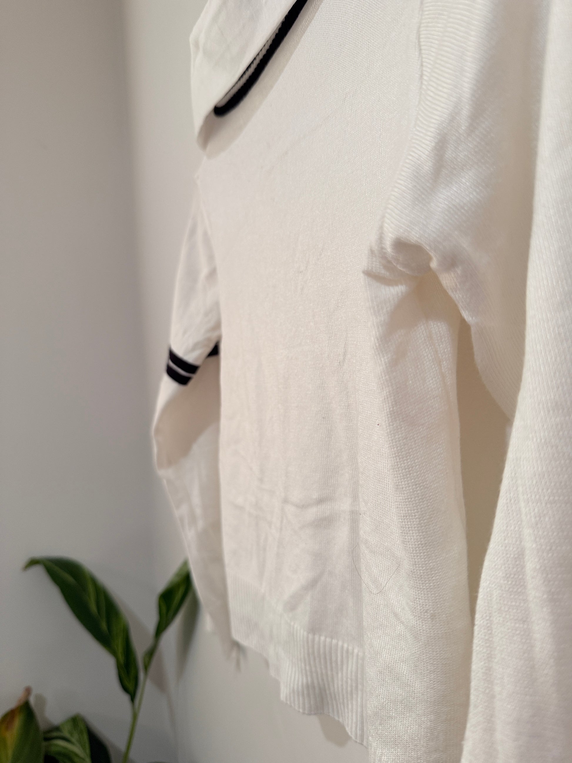 Brand Unknown College-style Top Size U/Arm to U/Arm 41cm