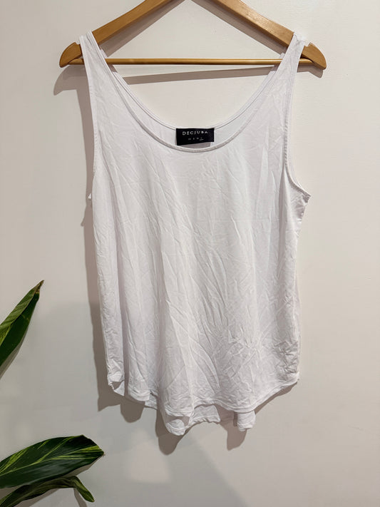 Decjuba Tank Top Size L