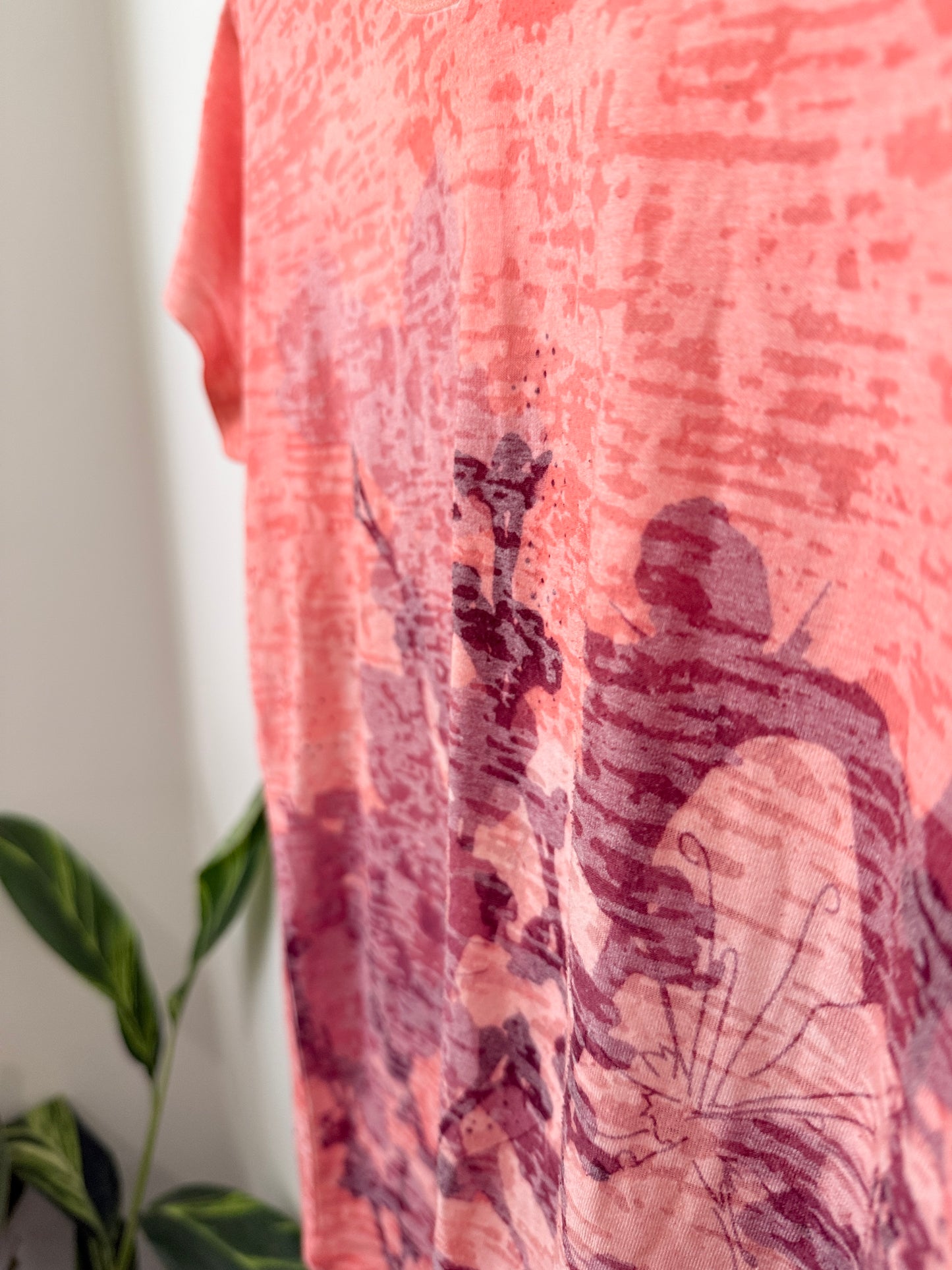 The North Face Floral V-neck T-shirt Size U/Arm to U/Arm 50cm