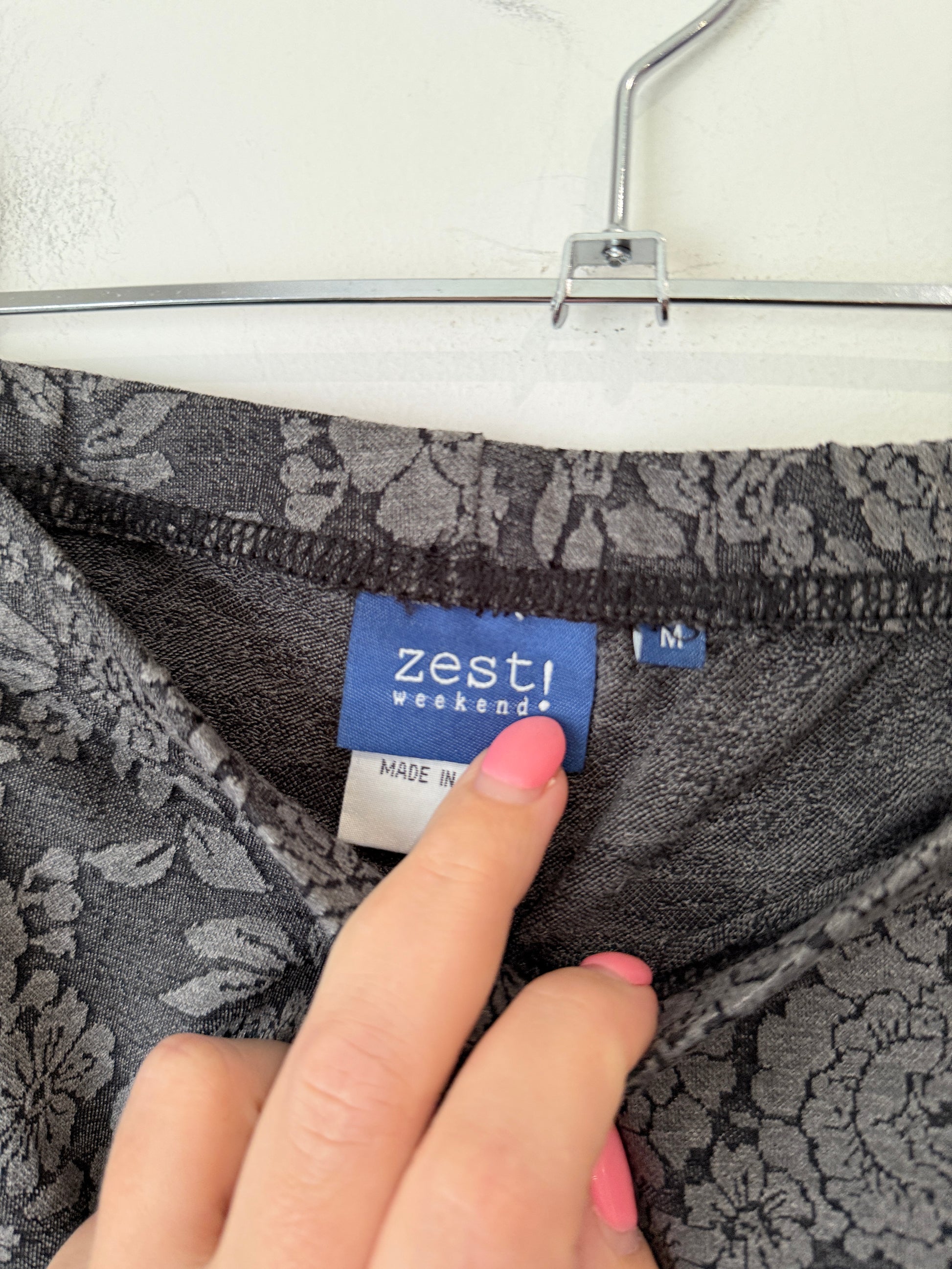 Zest Weekend! Charcoal Grey Skinny-fit Pants Size M