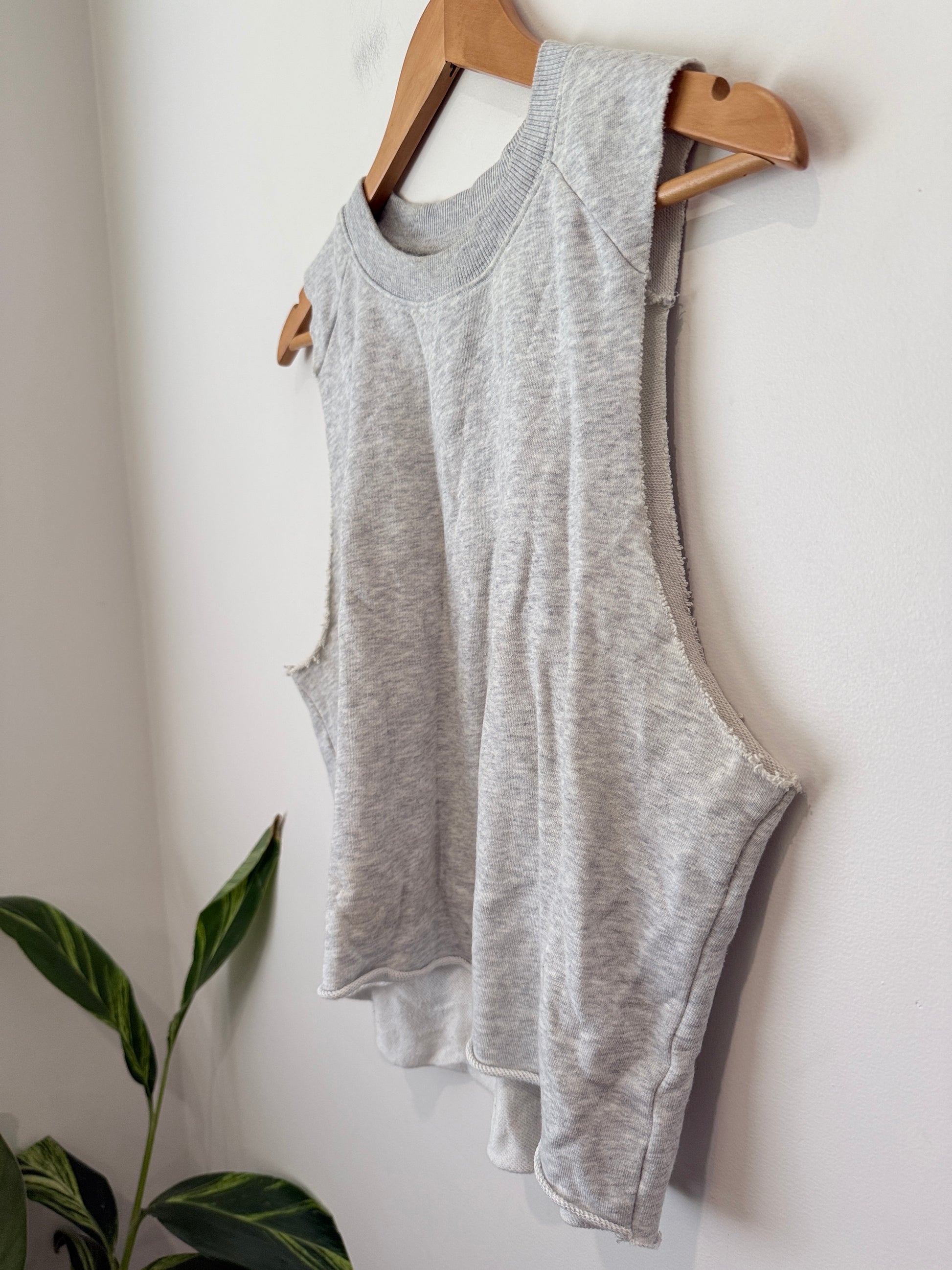 Uniquely Waffle Muscle Tank Size L