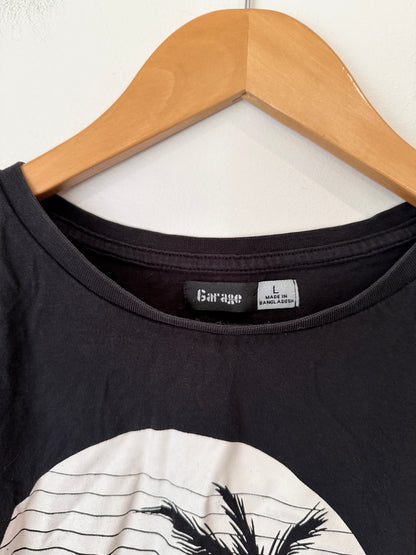 Garage Cropped Graphic T-shirt Size L