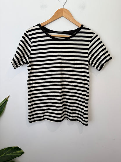 Brand Unknown Striped T-shirt Size U/Arm to U/Arm 44cm