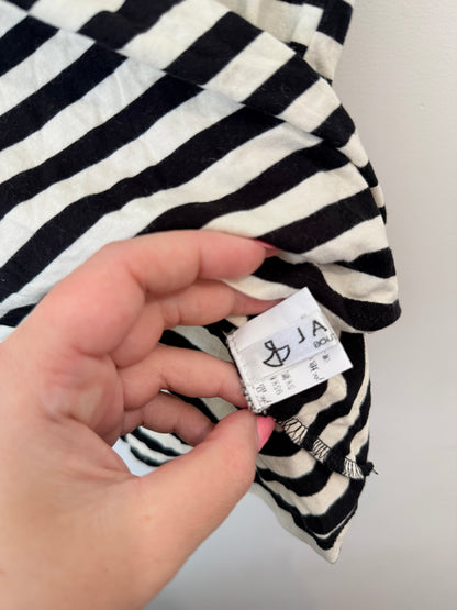 Brand Unknown Striped T-shirt Size U/Arm to U/Arm 44cm