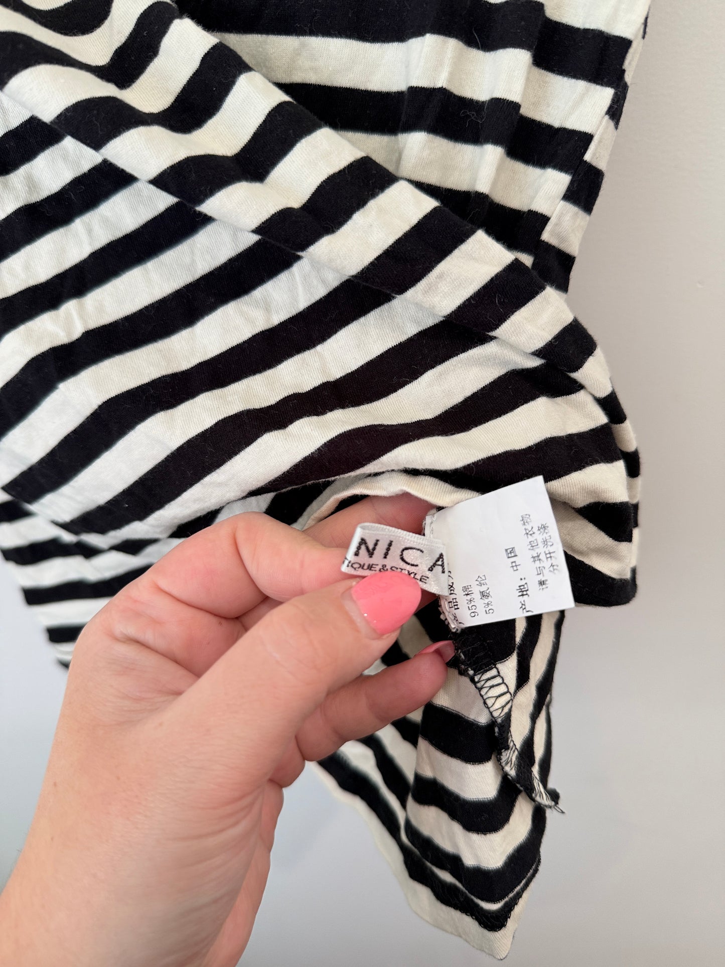 Brand Unknown Striped T-shirt Size U/Arm to U/Arm 44cm