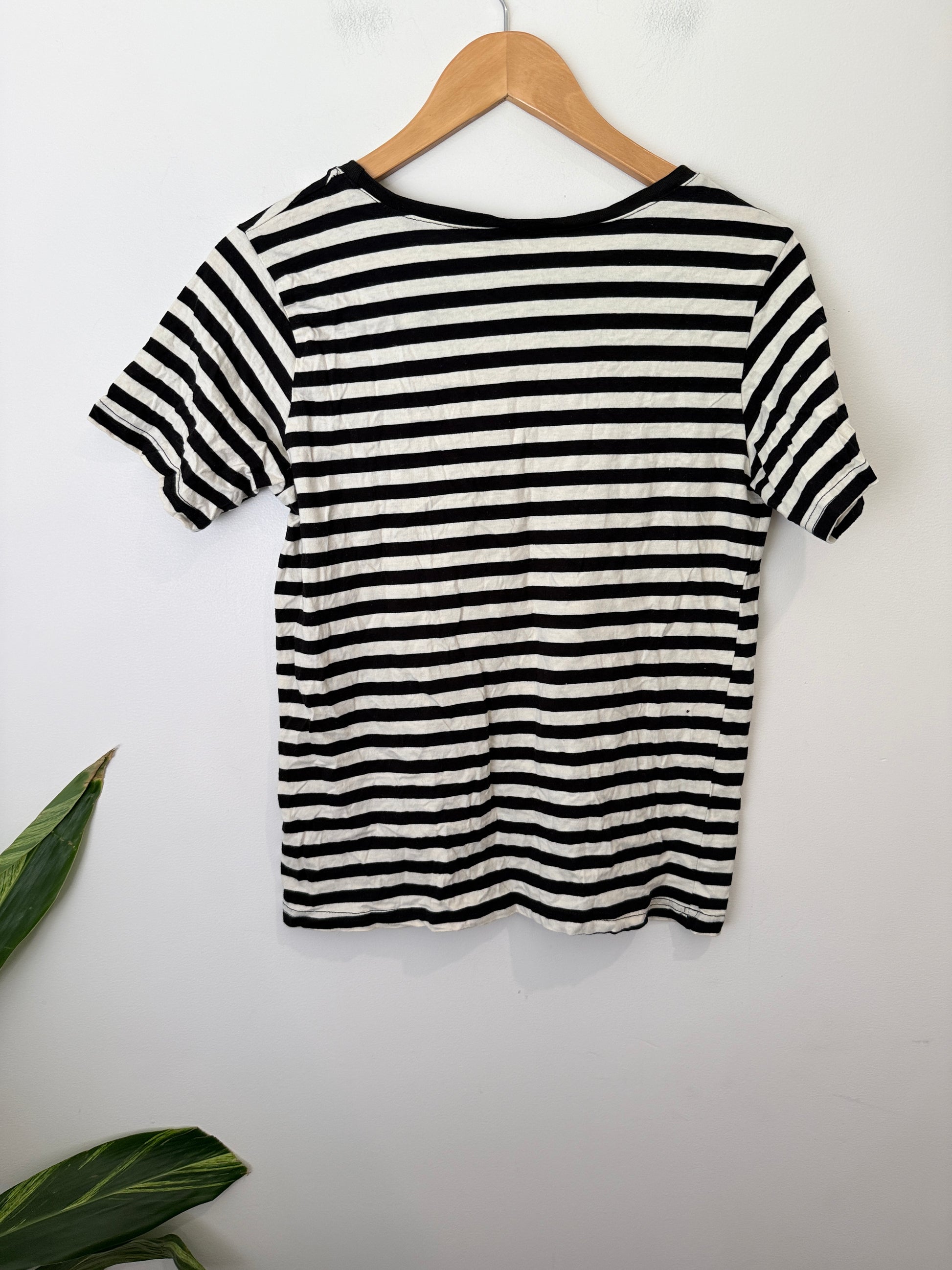 Brand Unknown Striped T-shirt Size U/Arm to U/Arm 44cm