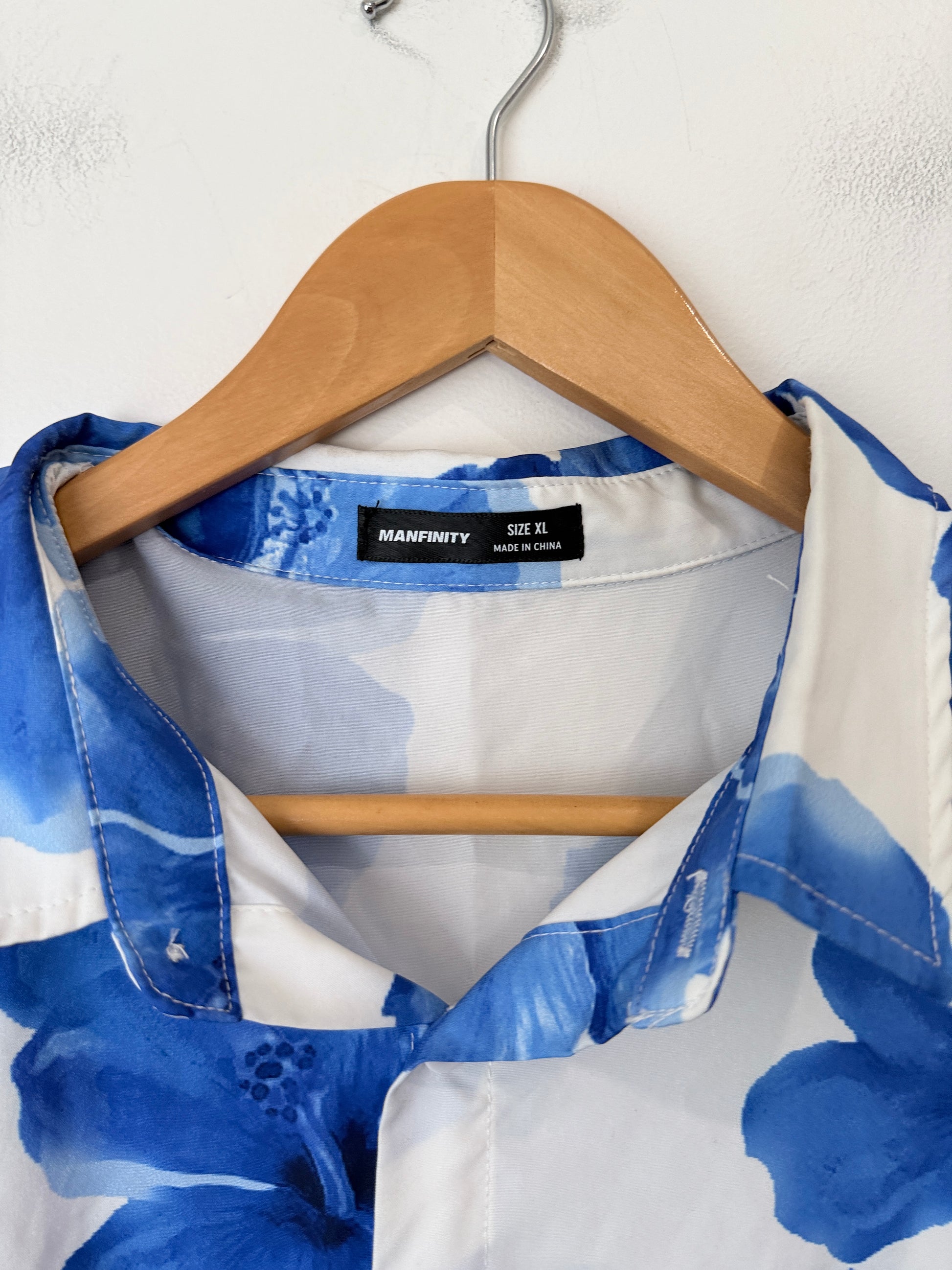 Manfinity Hawaiian Camp Shirt Size XL