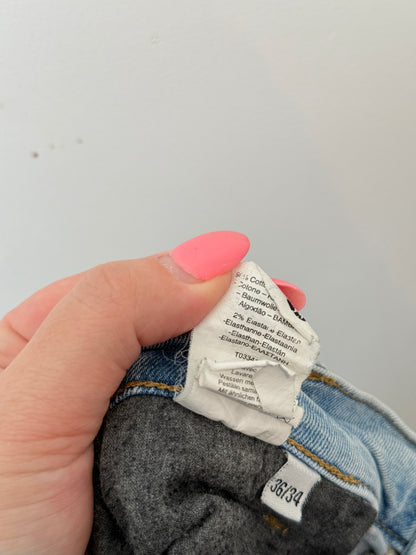 Cheap Monday Light-wash Denim Shorts Size 36/34 | Waist 88cm