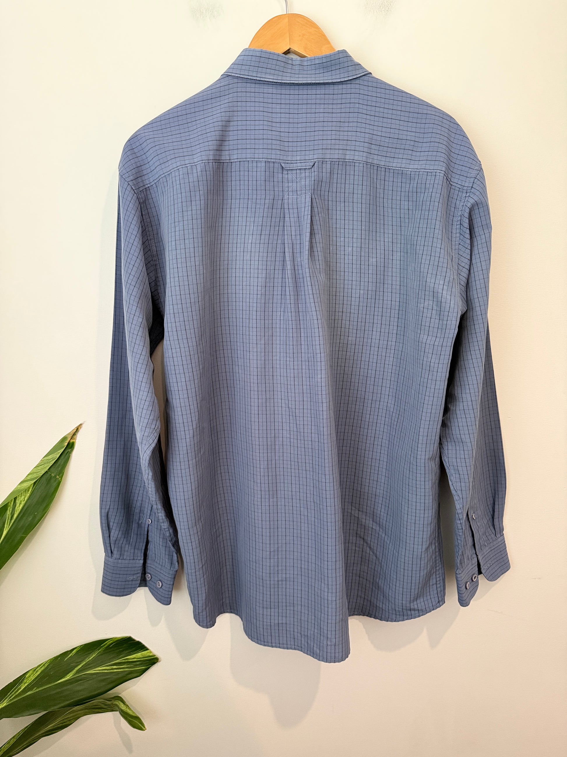Pelaco Button-up Shirt Size L