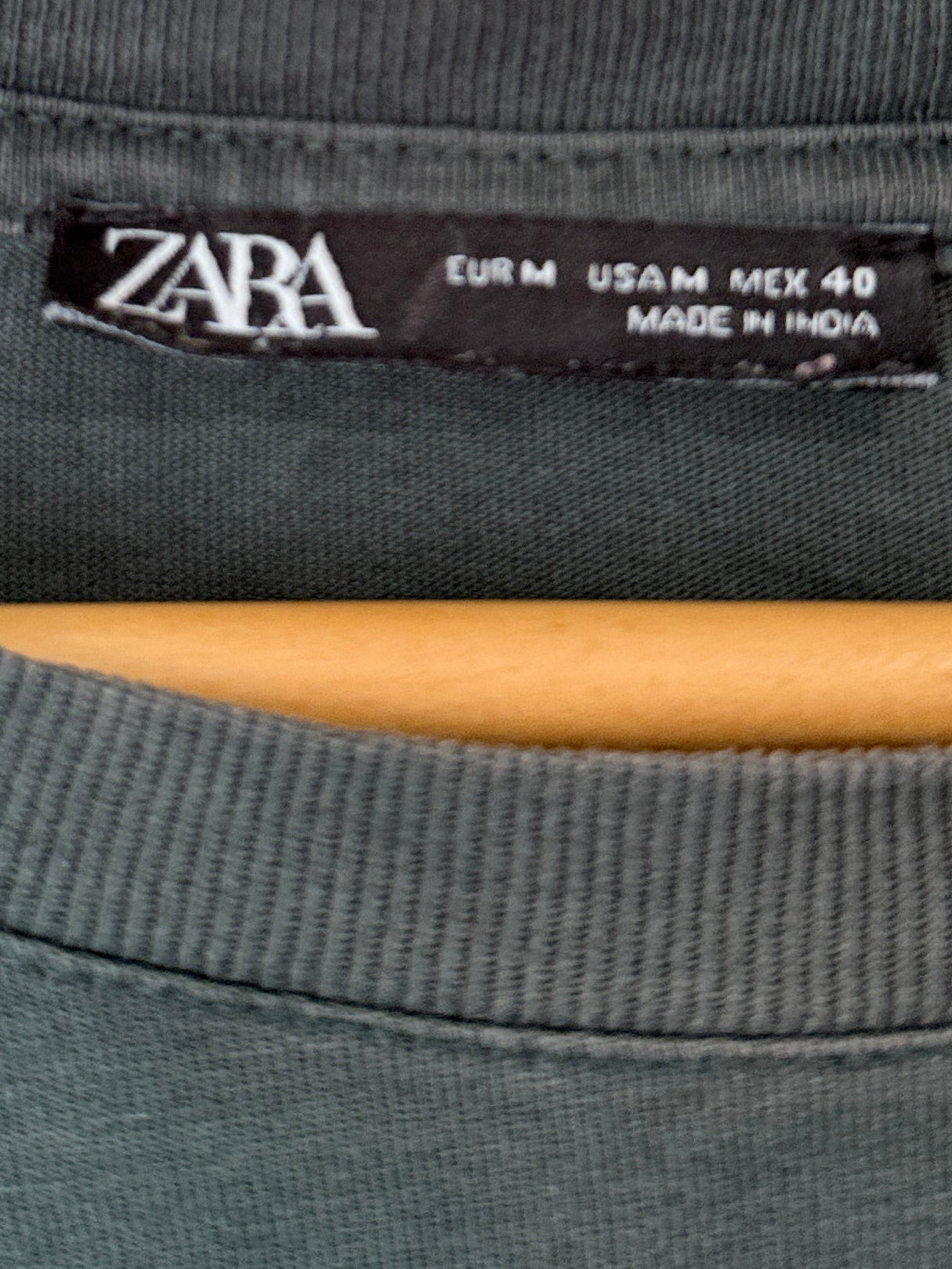 Zara Crewneck T-shirt Size M