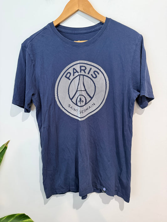 The Nike Tee Graphic T-shirt Size M